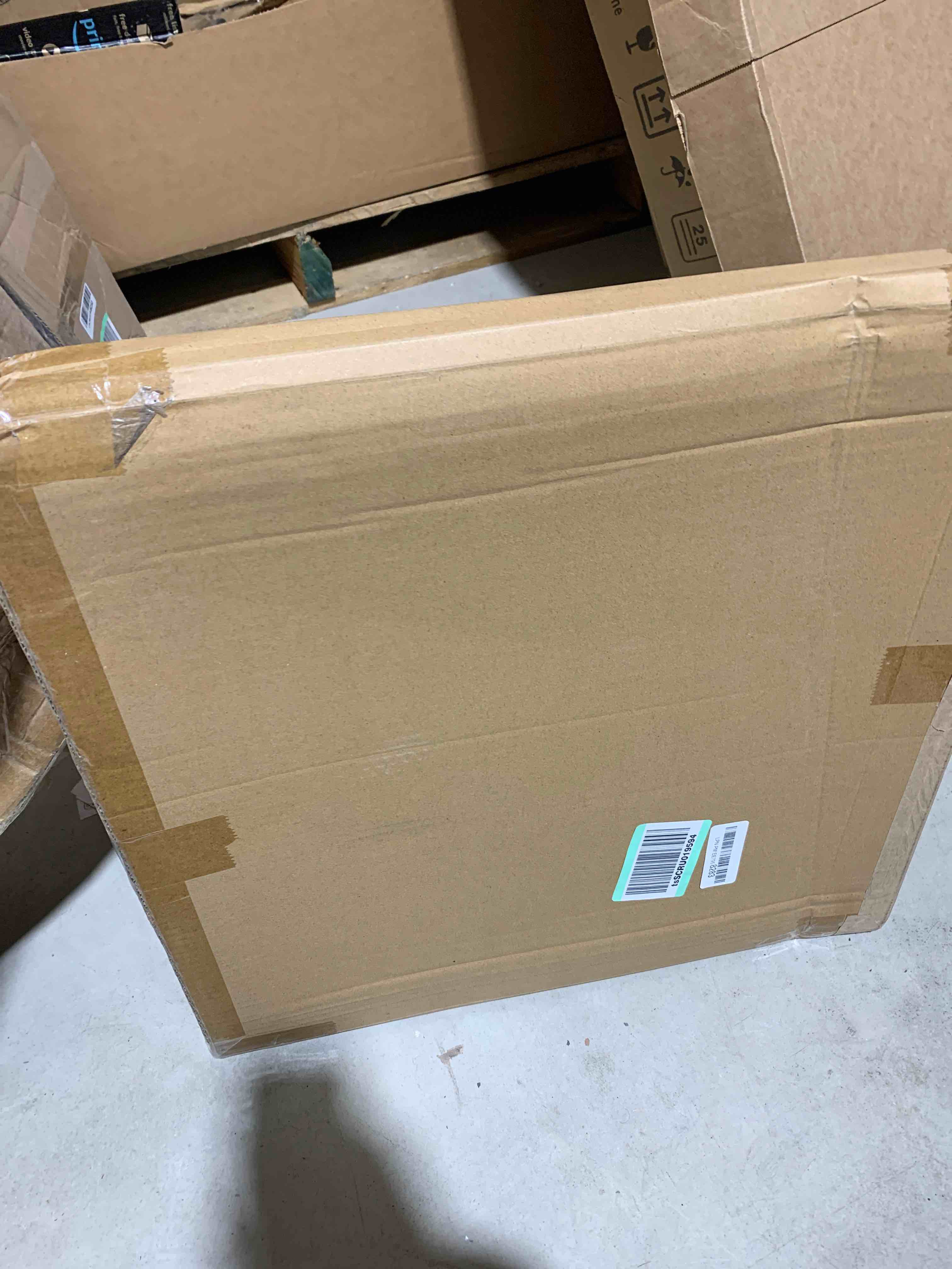 https://s3.amazonaws.com/lotting-images-prod/bidfta/RED5578023_1706657508552.jpeg