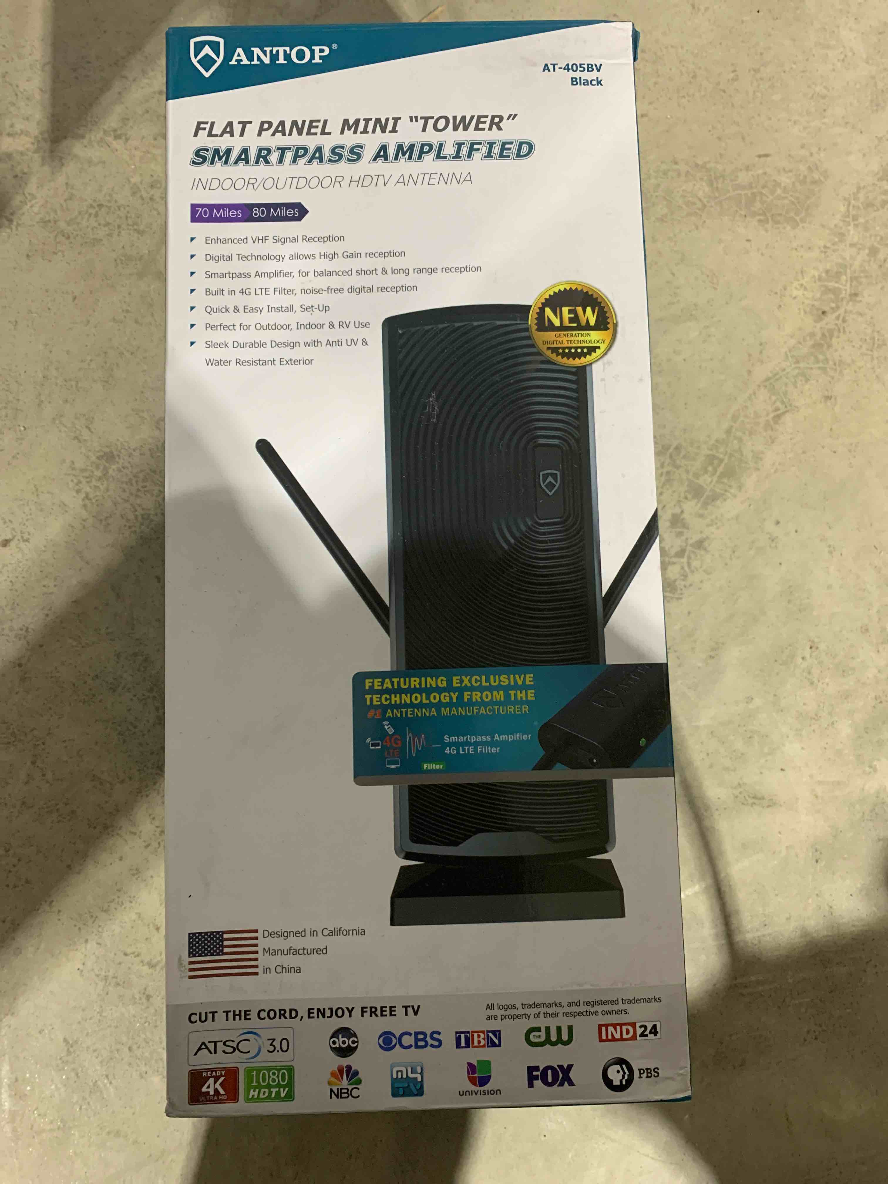 https://s3.amazonaws.com/lotting-images-prod/bidfta/RED5578172_1706930206986.jpeg
