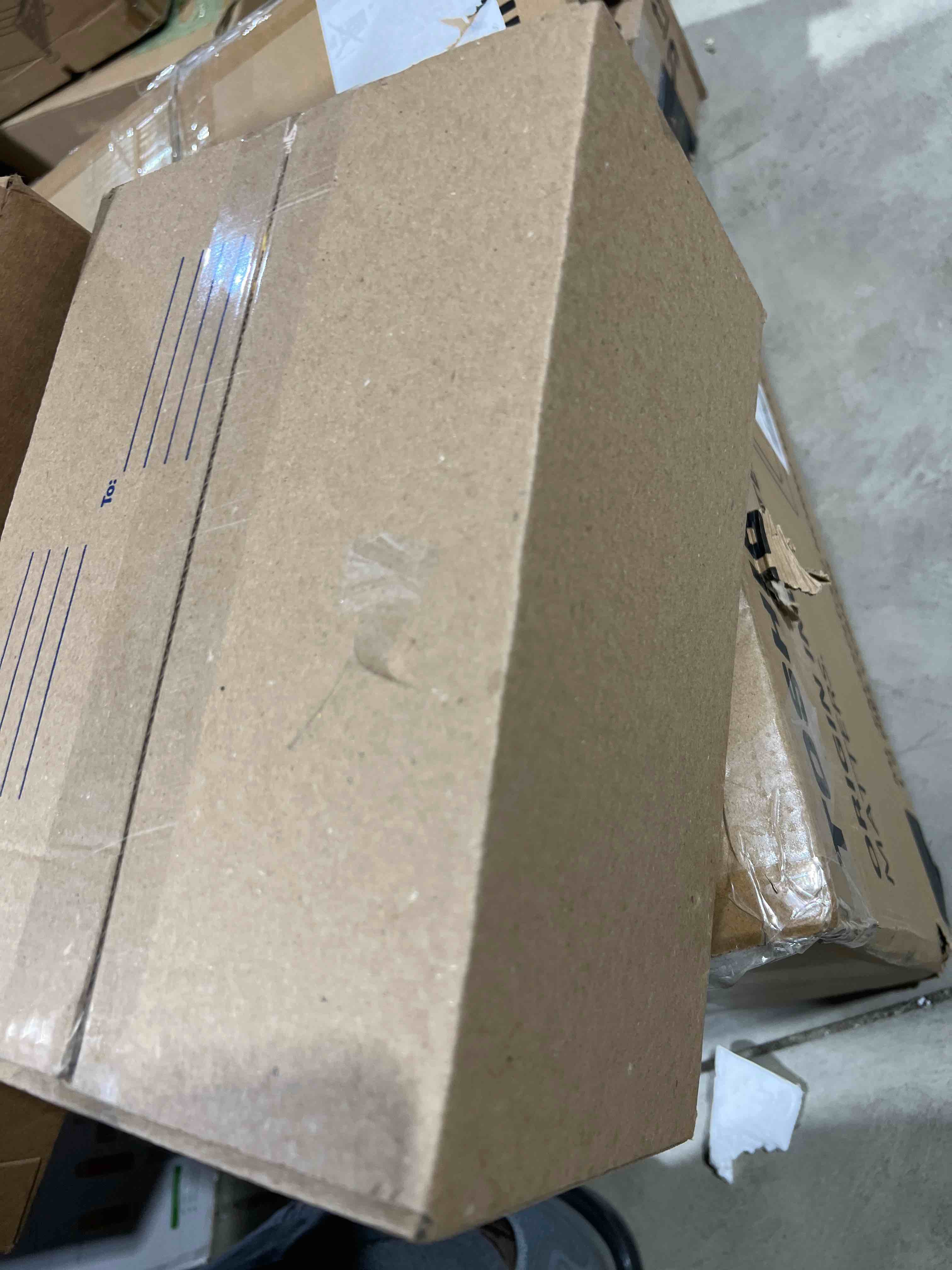 https://s3.amazonaws.com/lotting-images-prod/bidfta/RED5578543_1708912493654.jpeg