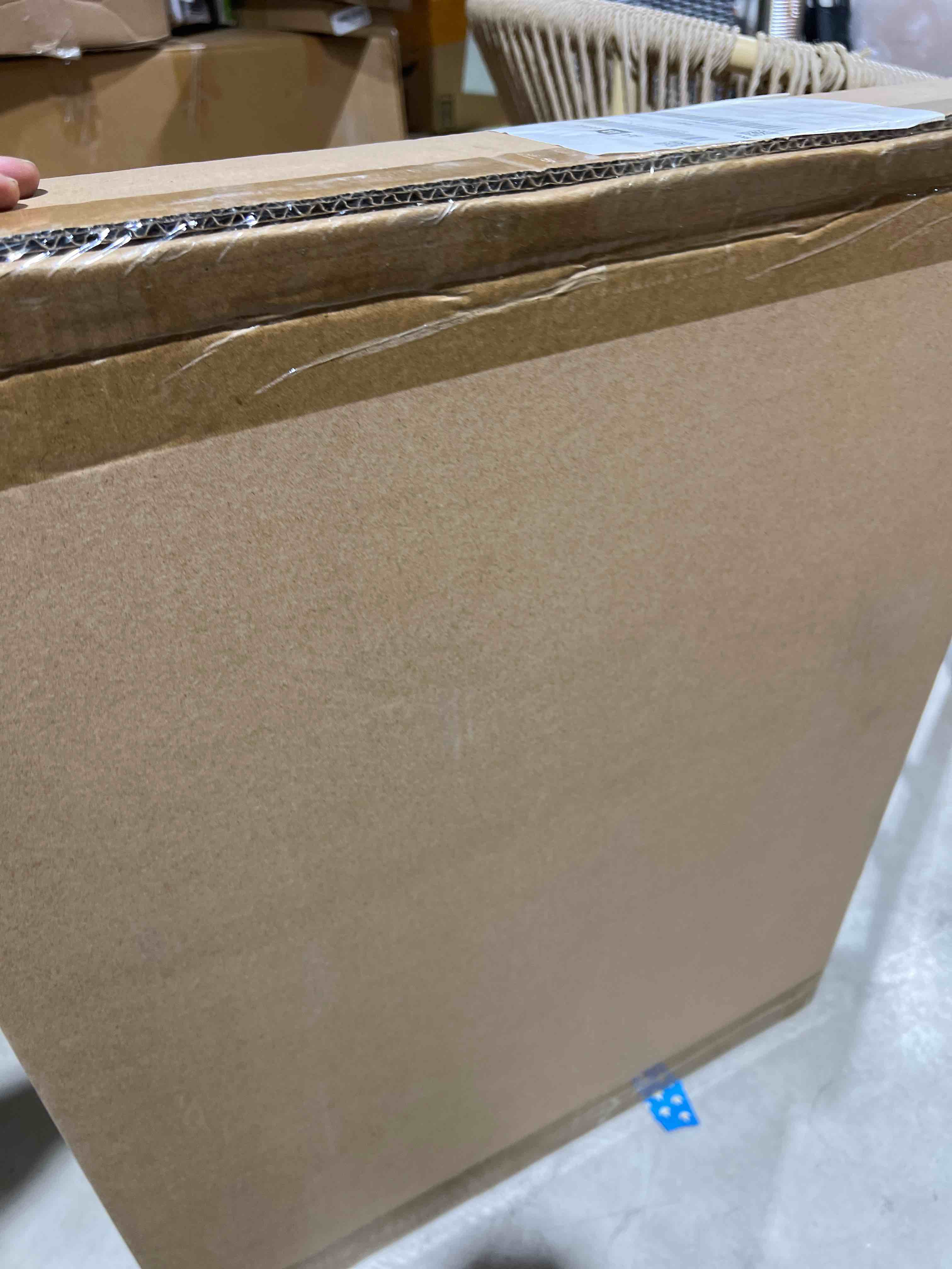 https://s3.amazonaws.com/lotting-images-prod/bidfta/RED5578548_1708914376241.jpeg