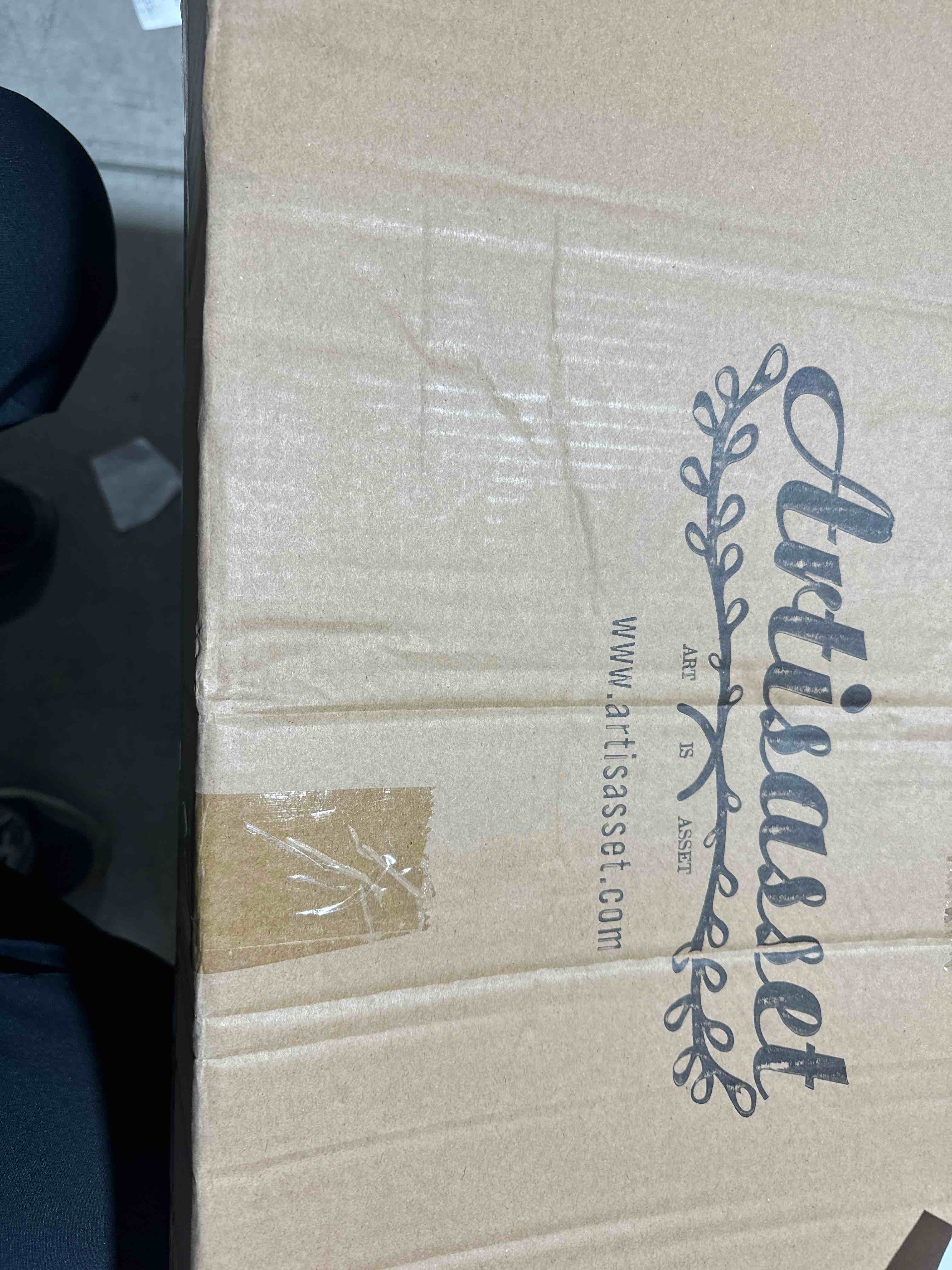 https://s3.amazonaws.com/lotting-images-prod/bidfta/RED5578625_1709422578386.jpeg