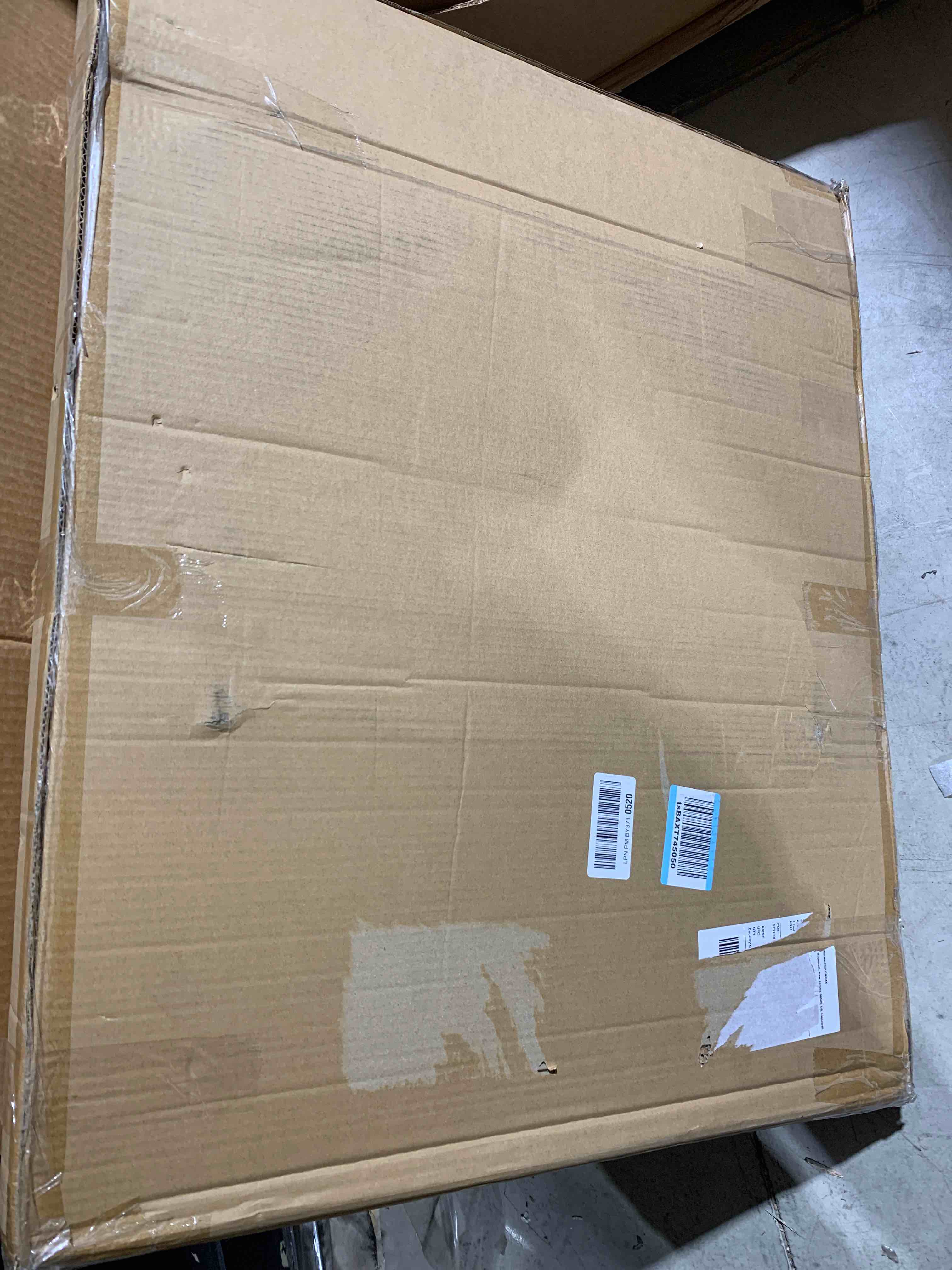 https://s3.amazonaws.com/lotting-images-prod/bidfta/RED5578800_1712641345699.jpeg