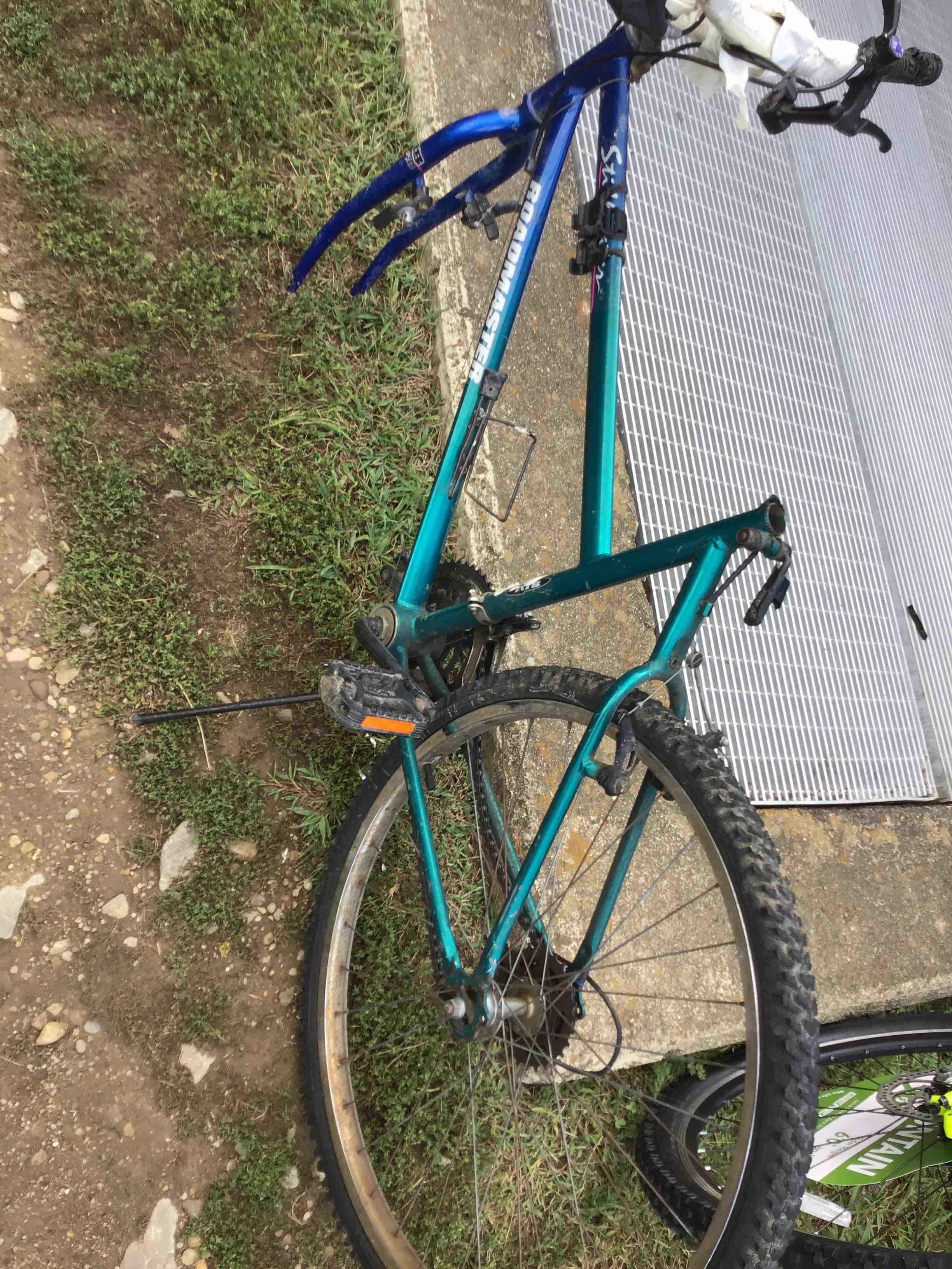 Stillwater Pass by Roadmaster Detailed ATB Style Bicycle