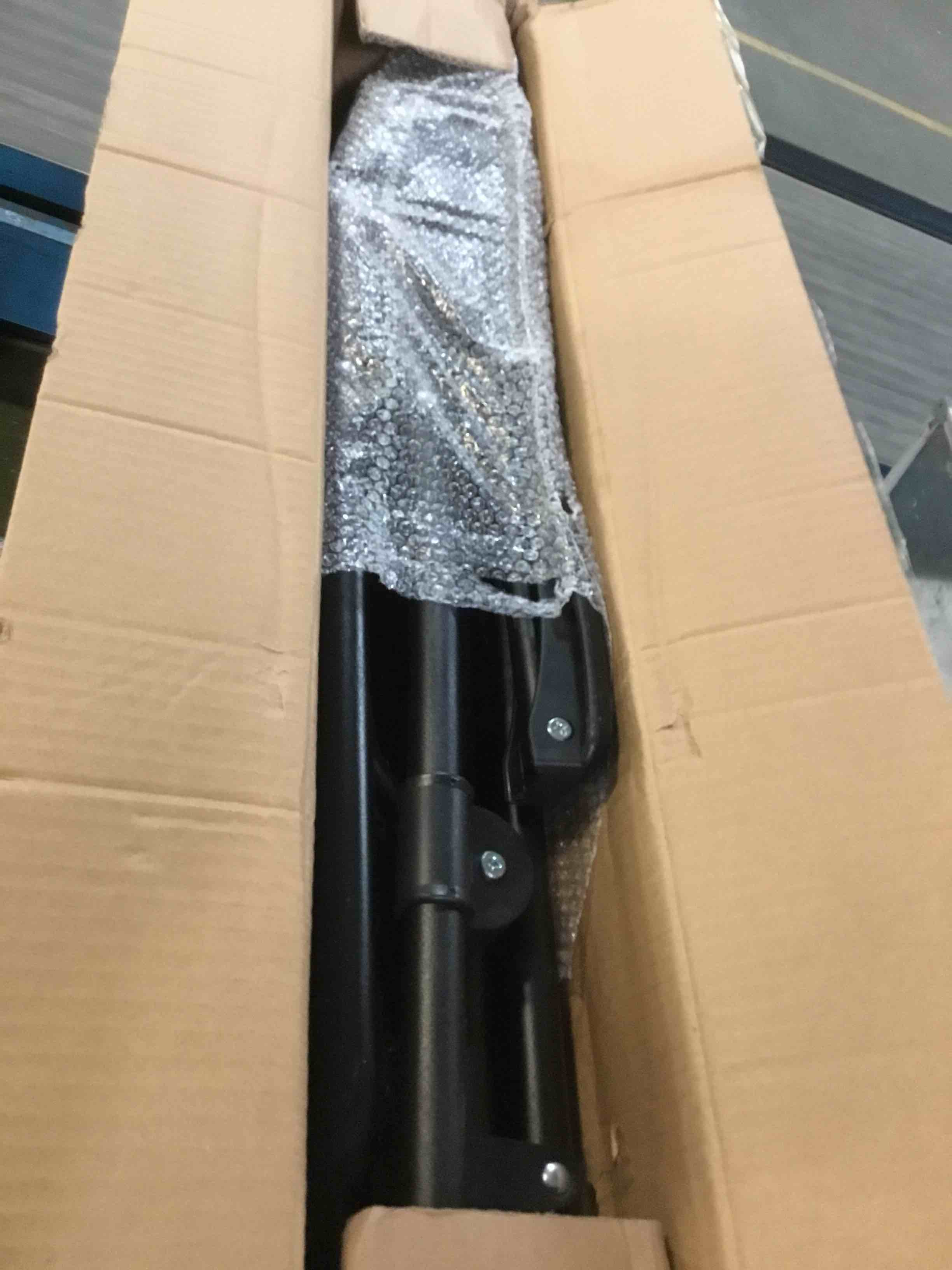 https://s3.amazonaws.com/lotting-images-prod/bidfta/RED5582412_1696444313296.jpeg