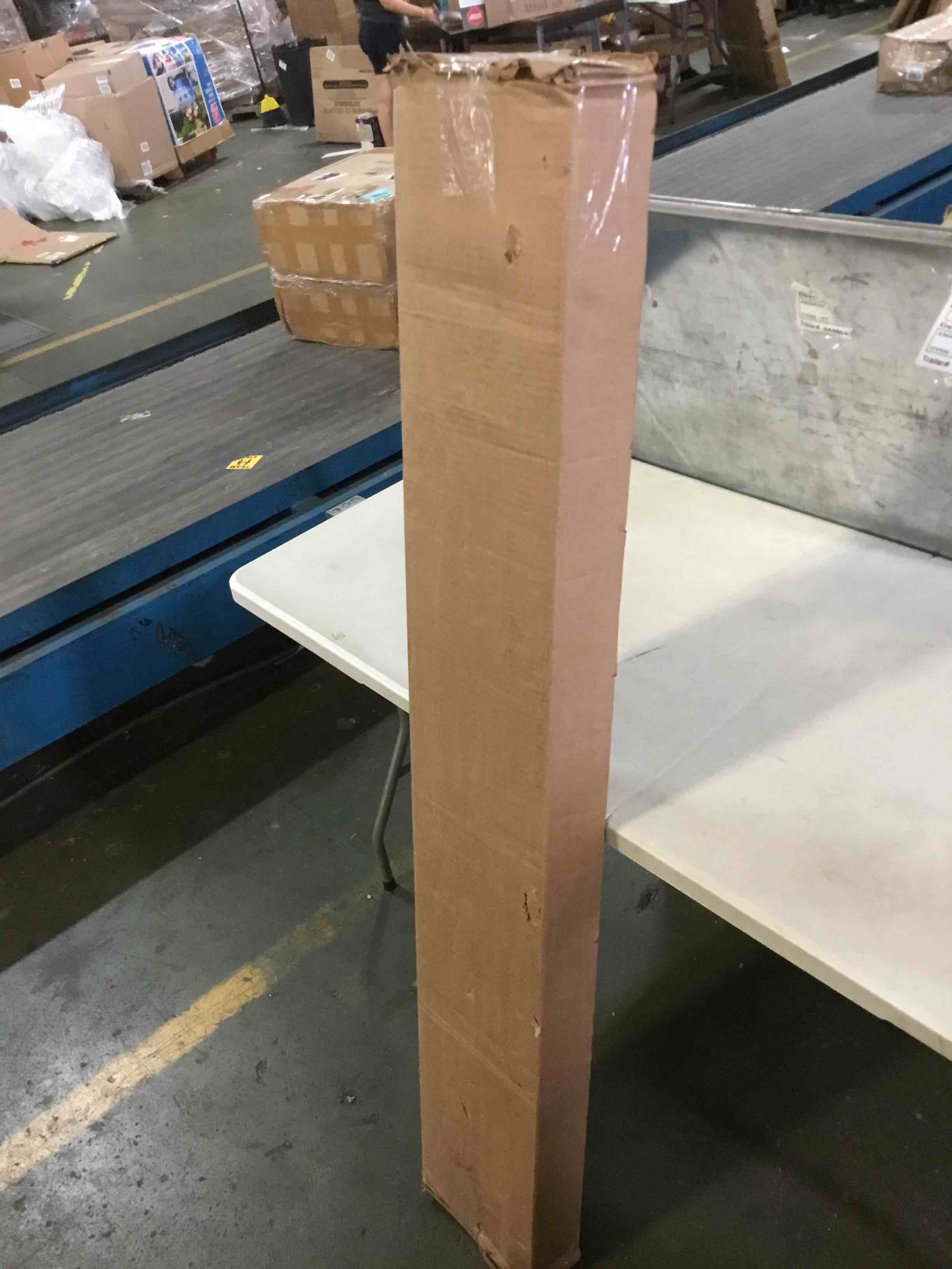 https://s3.amazonaws.com/lotting-images-prod/bidfta/RED5582413_1696444453671.jpeg