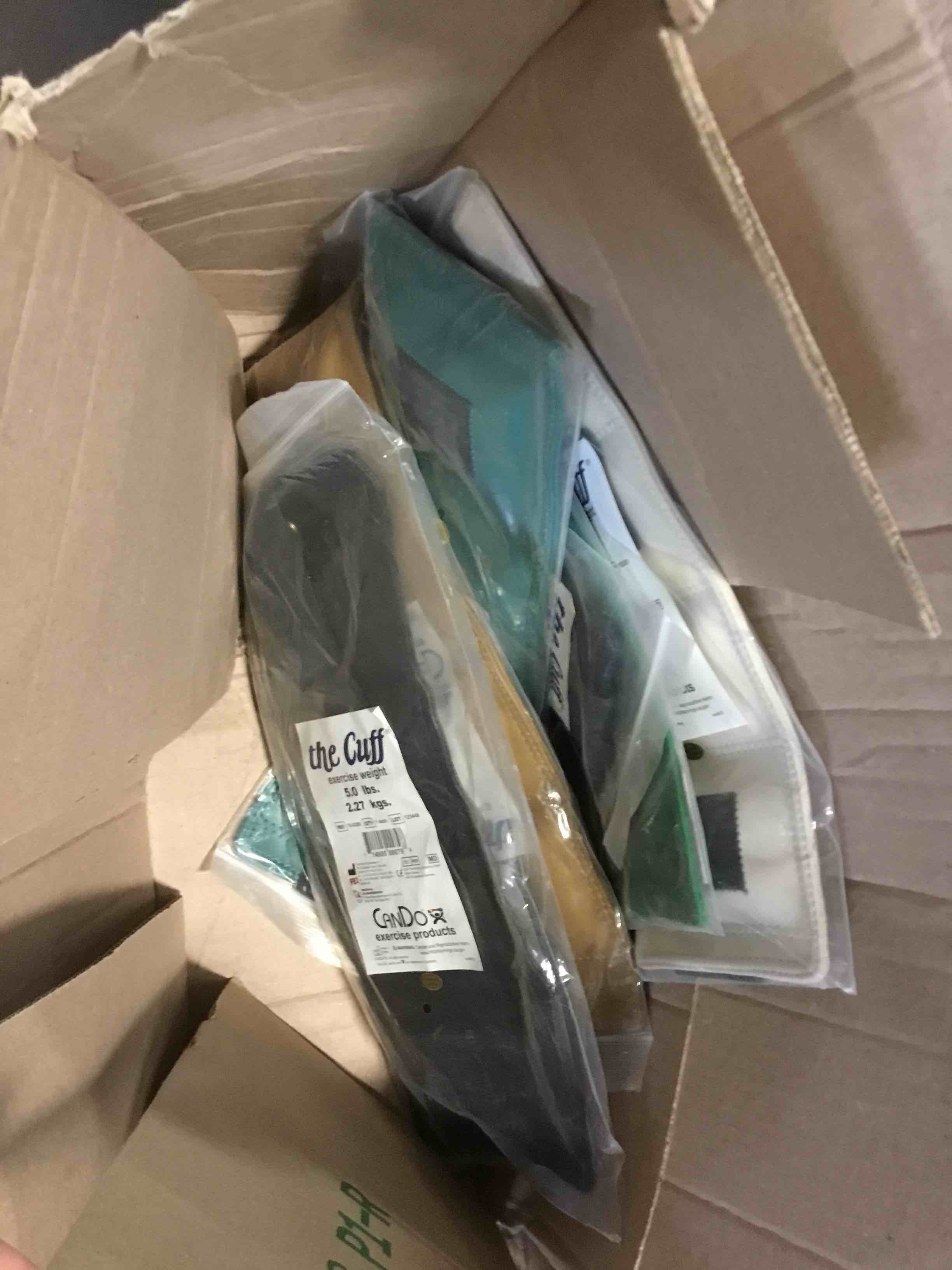 https://s3.amazonaws.com/lotting-images-prod/bidfta/RED5582506_1696517032948.jpeg