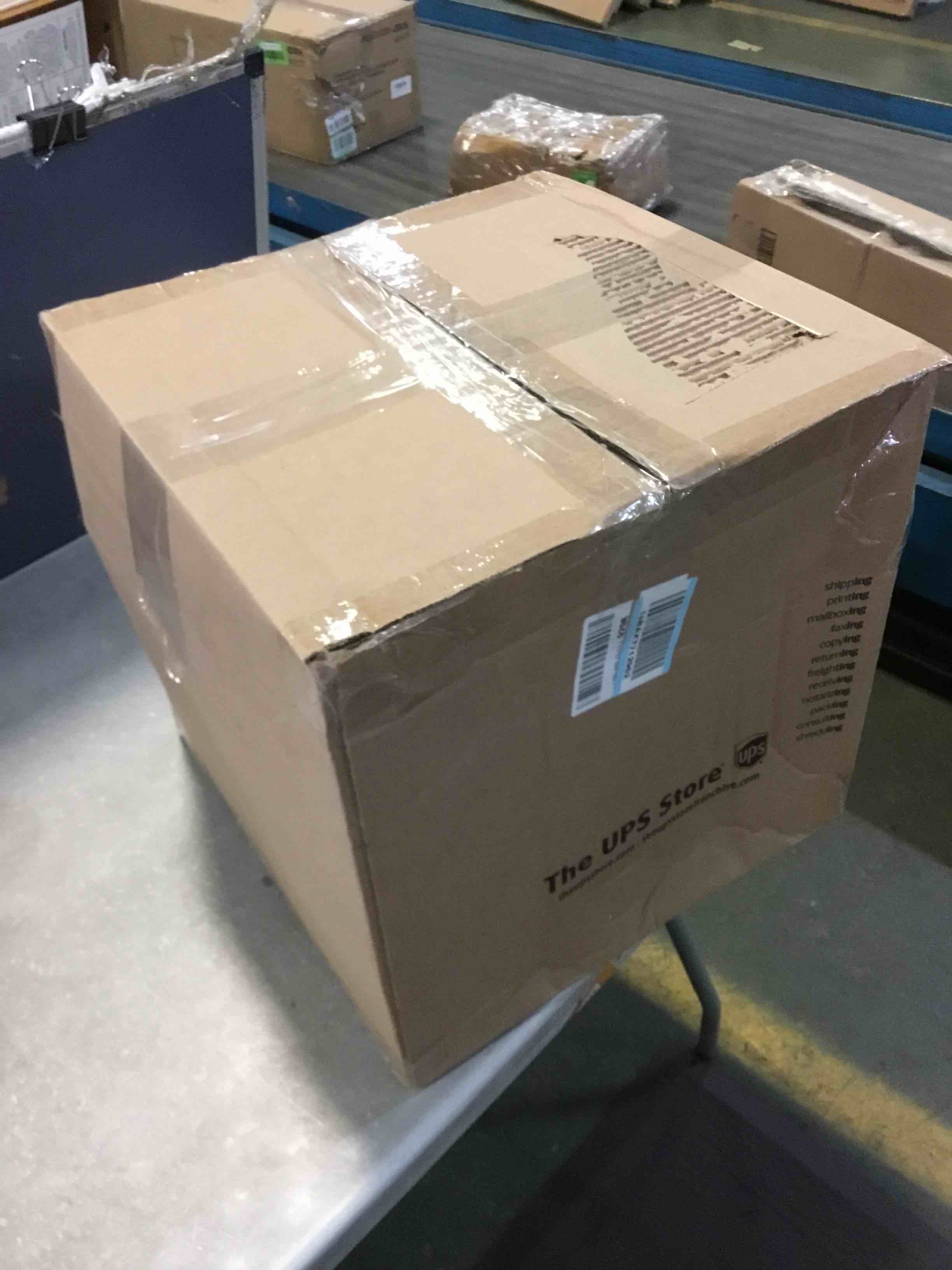 https://s3.amazonaws.com/lotting-images-prod/bidfta/RED5582590_1696529462441.jpeg