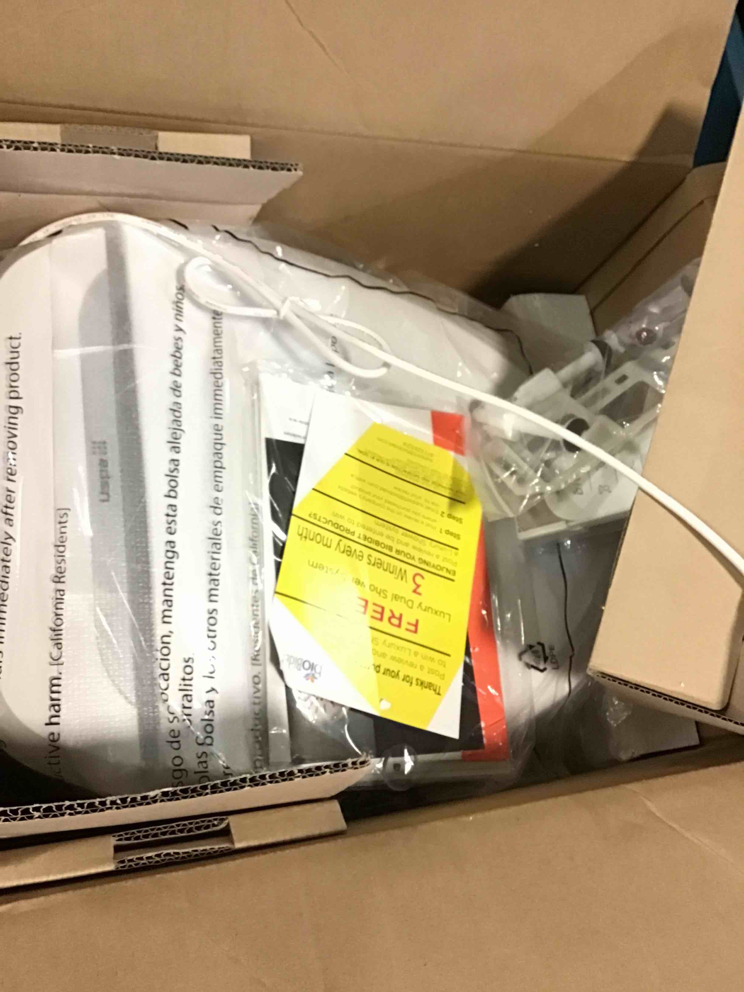 https://s3.amazonaws.com/lotting-images-prod/bidfta/RED5582922_1696938487372.jpeg