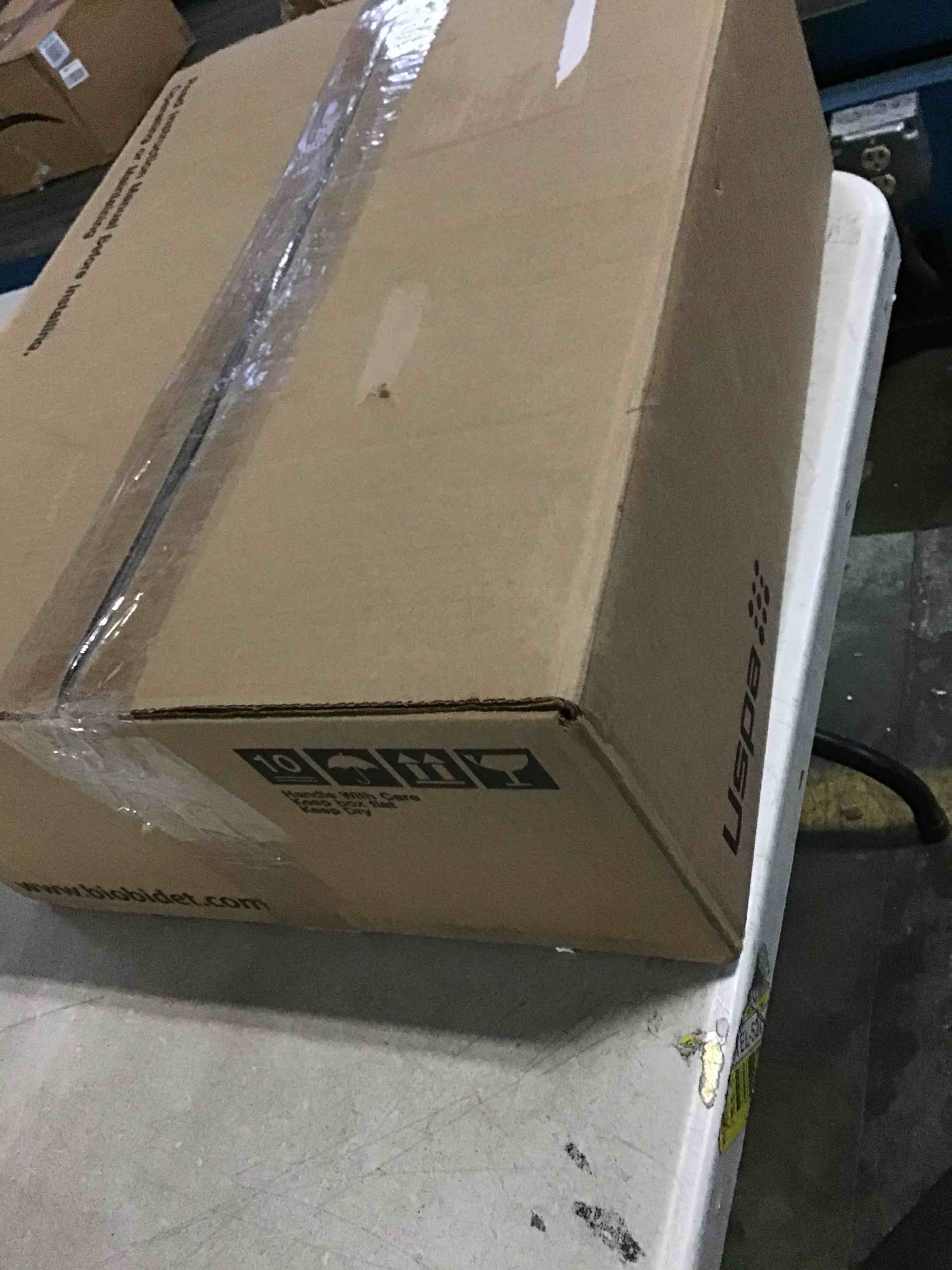 https://s3.amazonaws.com/lotting-images-prod/bidfta/RED5582922_1696938530099.jpeg