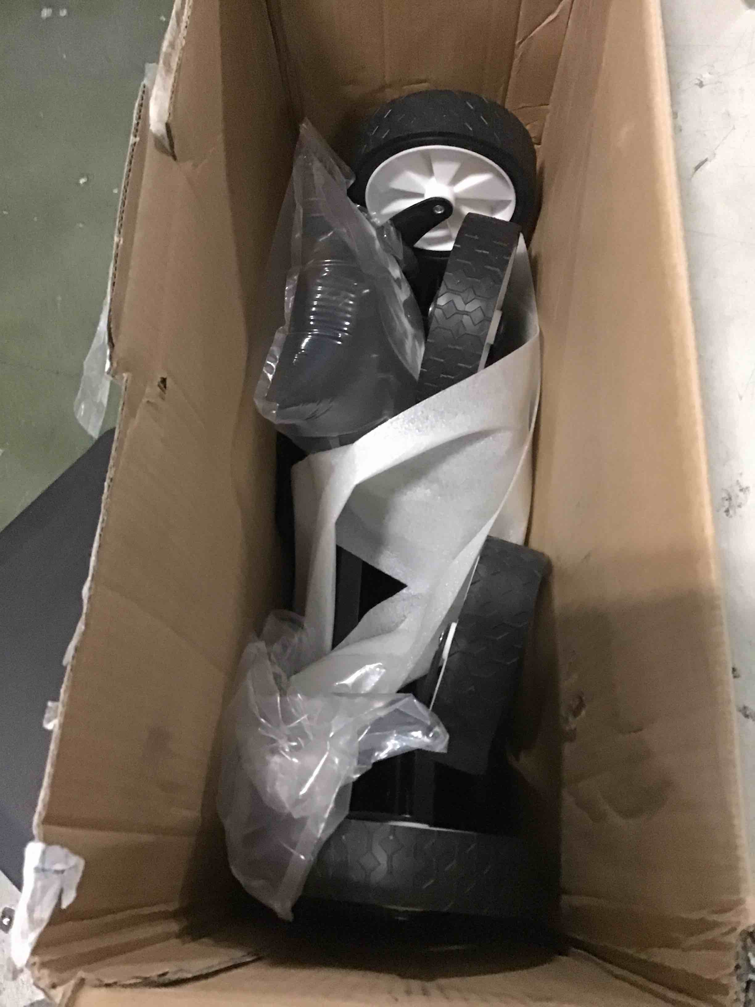https://s3.amazonaws.com/lotting-images-prod/bidfta/RED5582930_1696939321426.jpeg