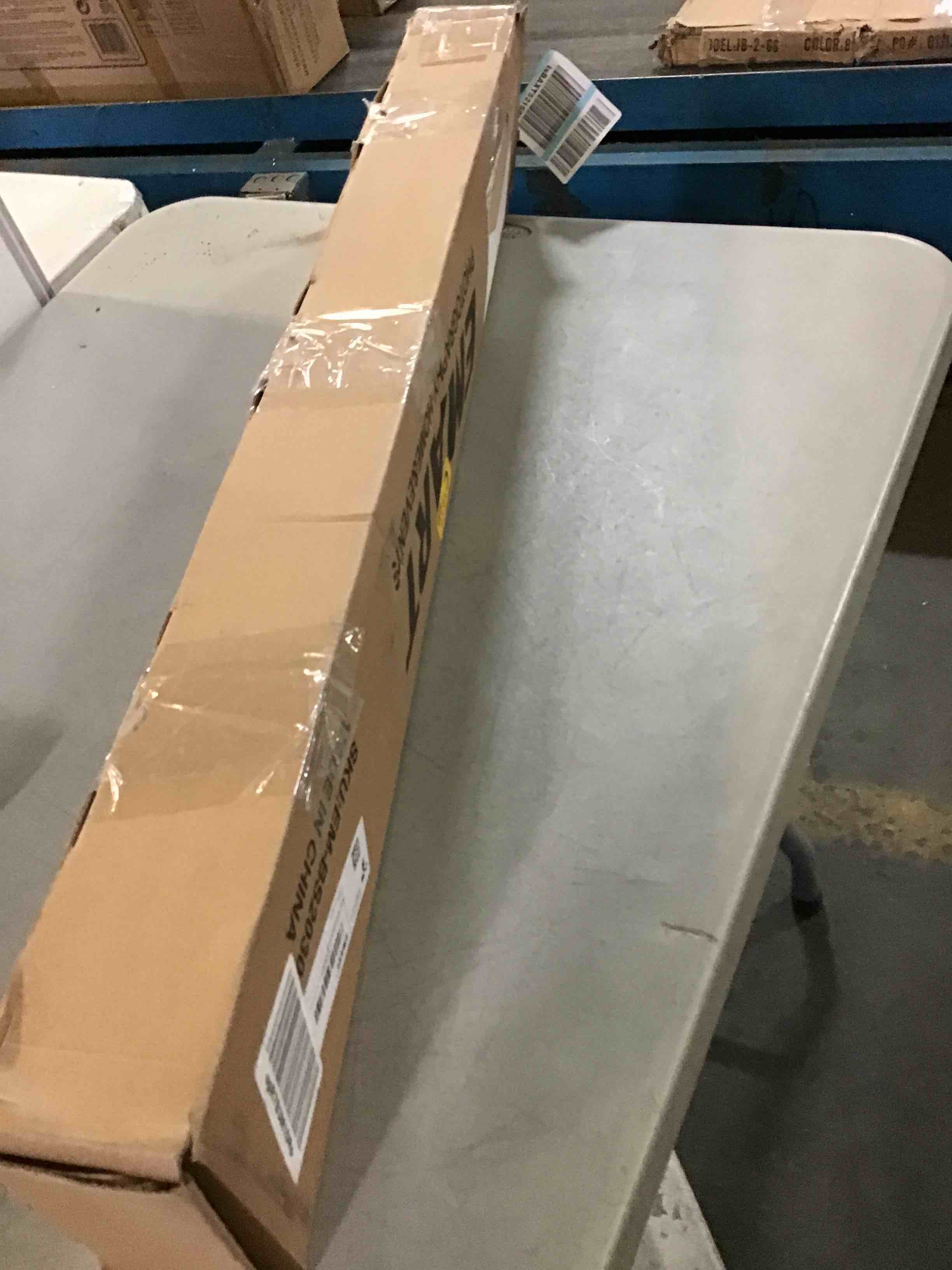 https://s3.amazonaws.com/lotting-images-prod/bidfta/RED5583073_1696963655872.jpeg