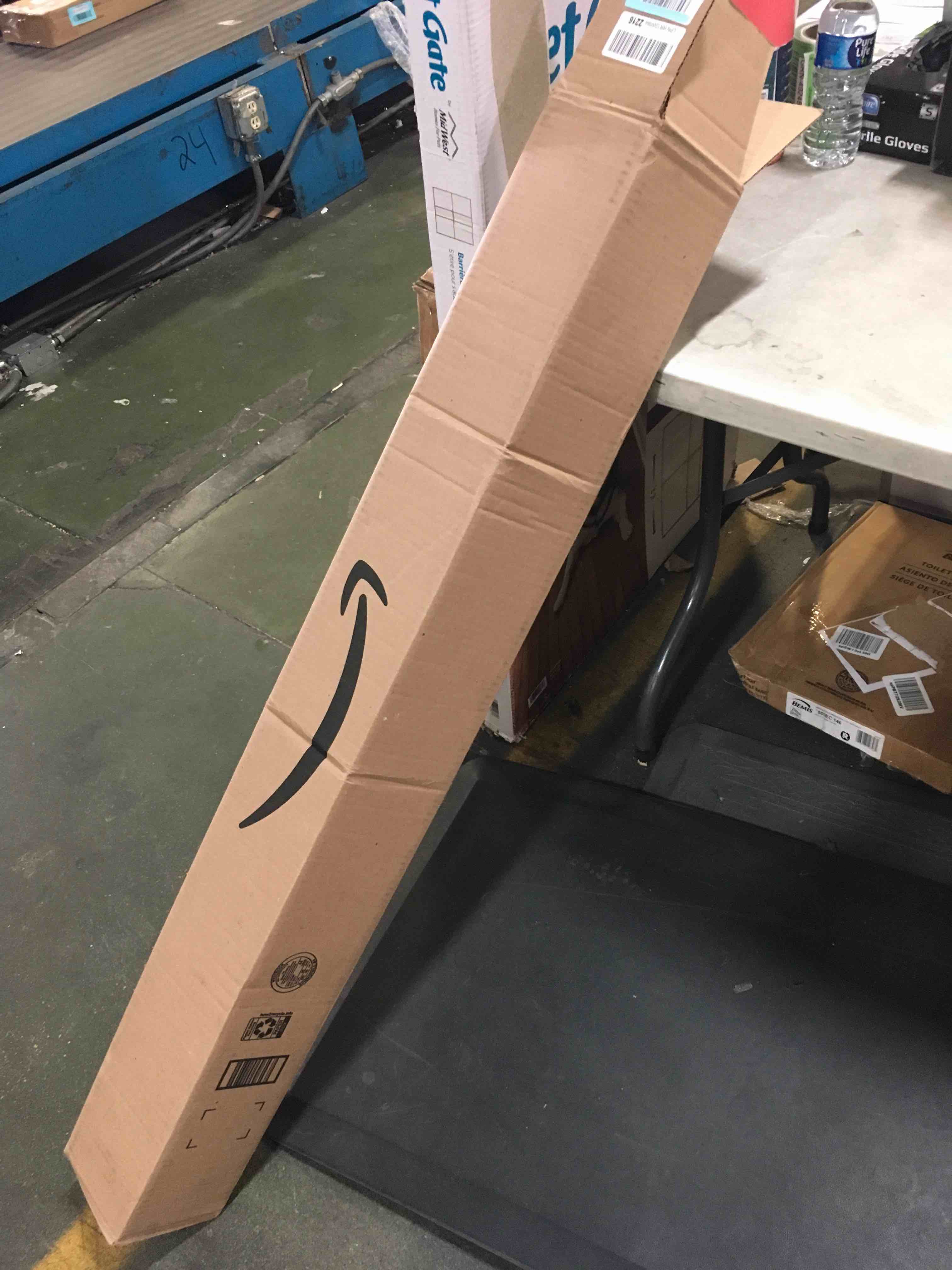 https://s3.amazonaws.com/lotting-images-prod/bidfta/RED5583583_1695749148281.jpeg