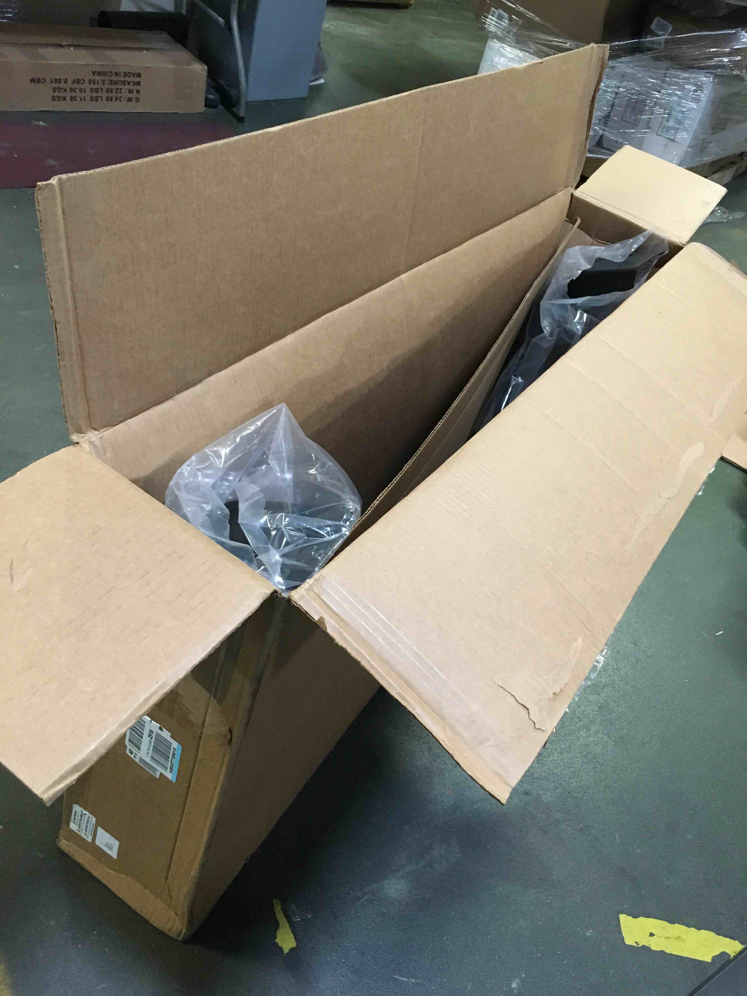 https://s3.amazonaws.com/lotting-images-prod/bidfta/RED5583644_1695813033393.jpeg