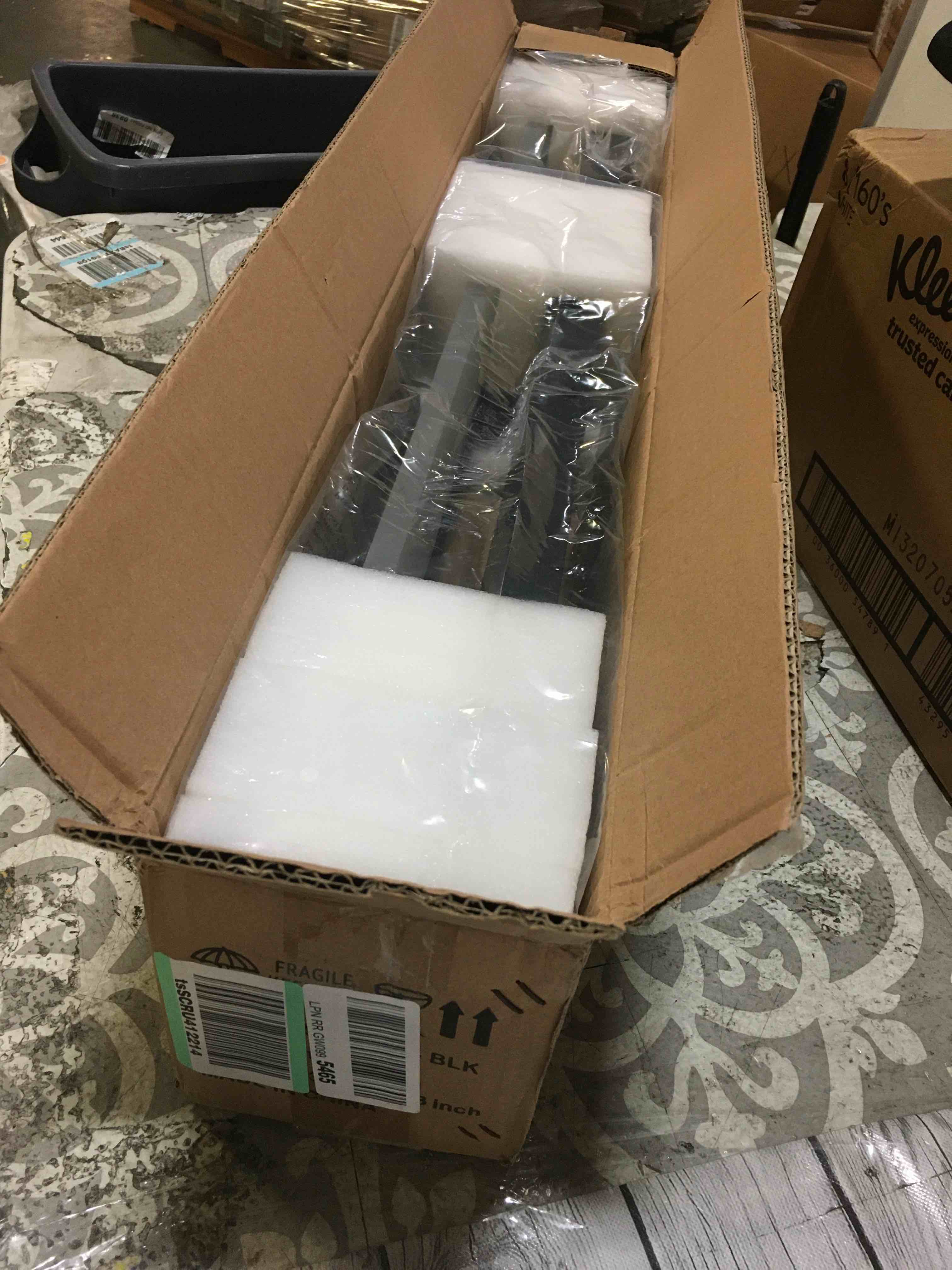https://s3.amazonaws.com/lotting-images-prod/bidfta/RED5583794_1695835188710.jpeg