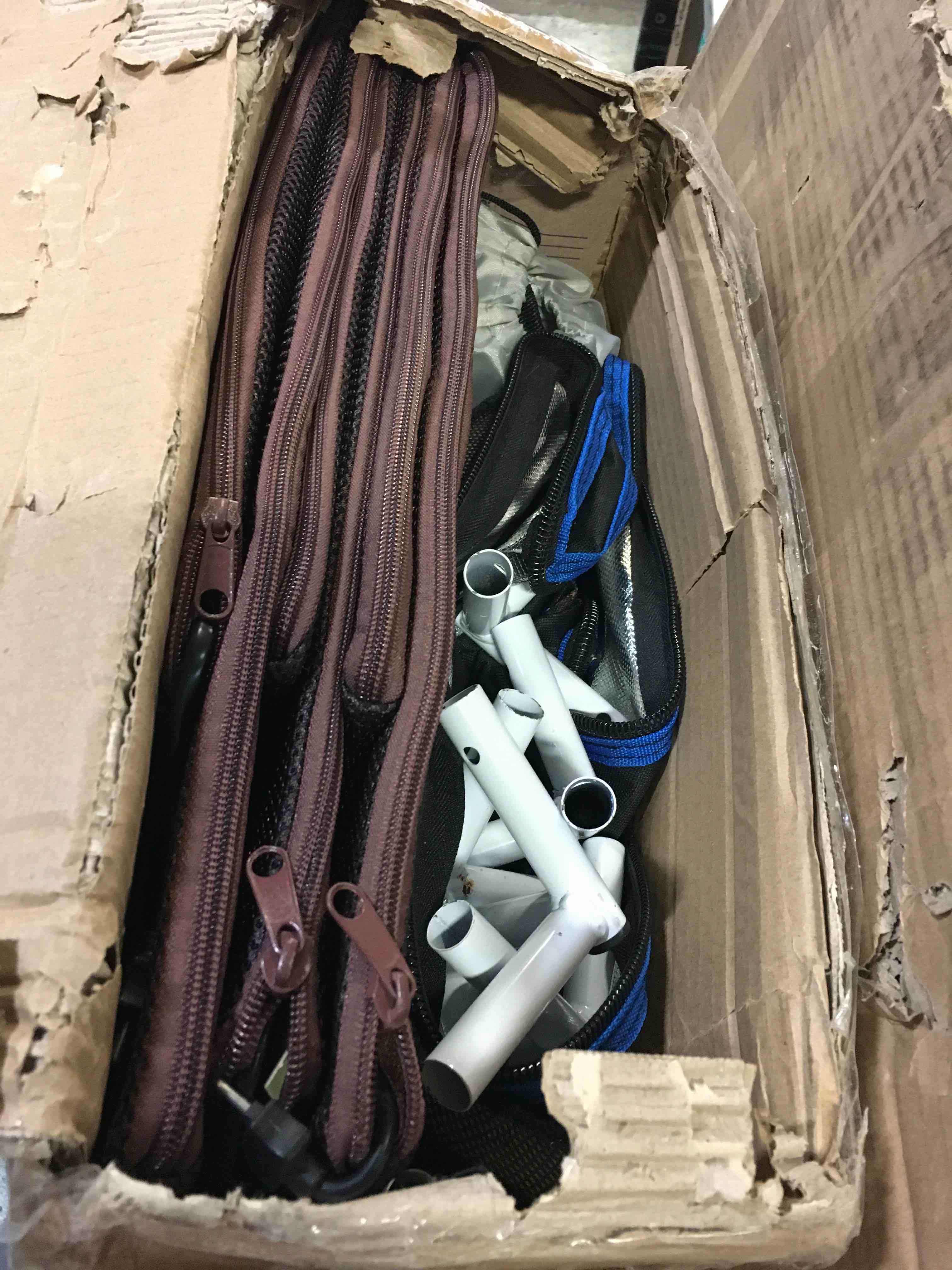 https://s3.amazonaws.com/lotting-images-prod/bidfta/RED5583904_1695904205080.jpeg