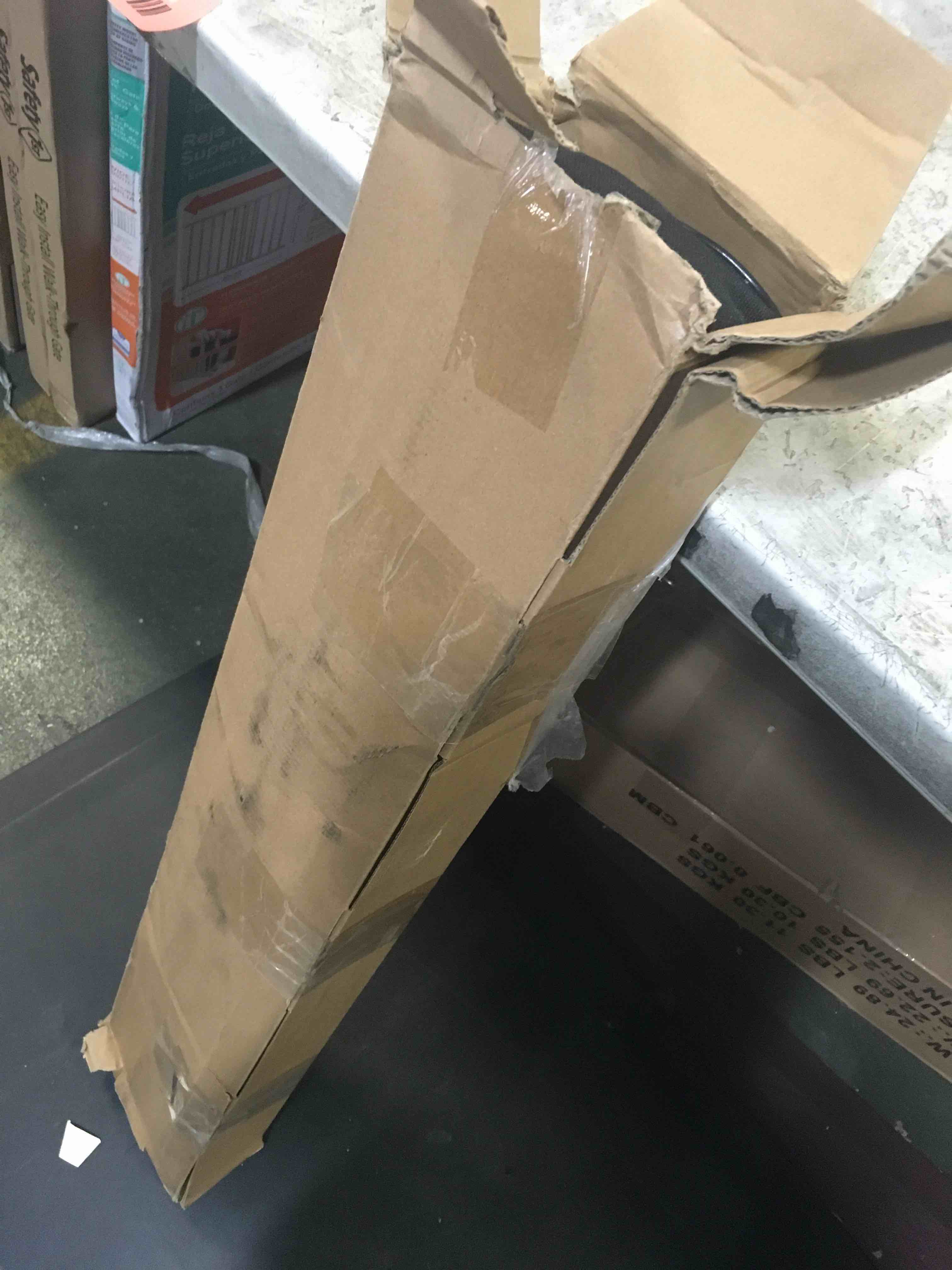 https://s3.amazonaws.com/lotting-images-prod/bidfta/RED5583989_1695917865980.jpeg