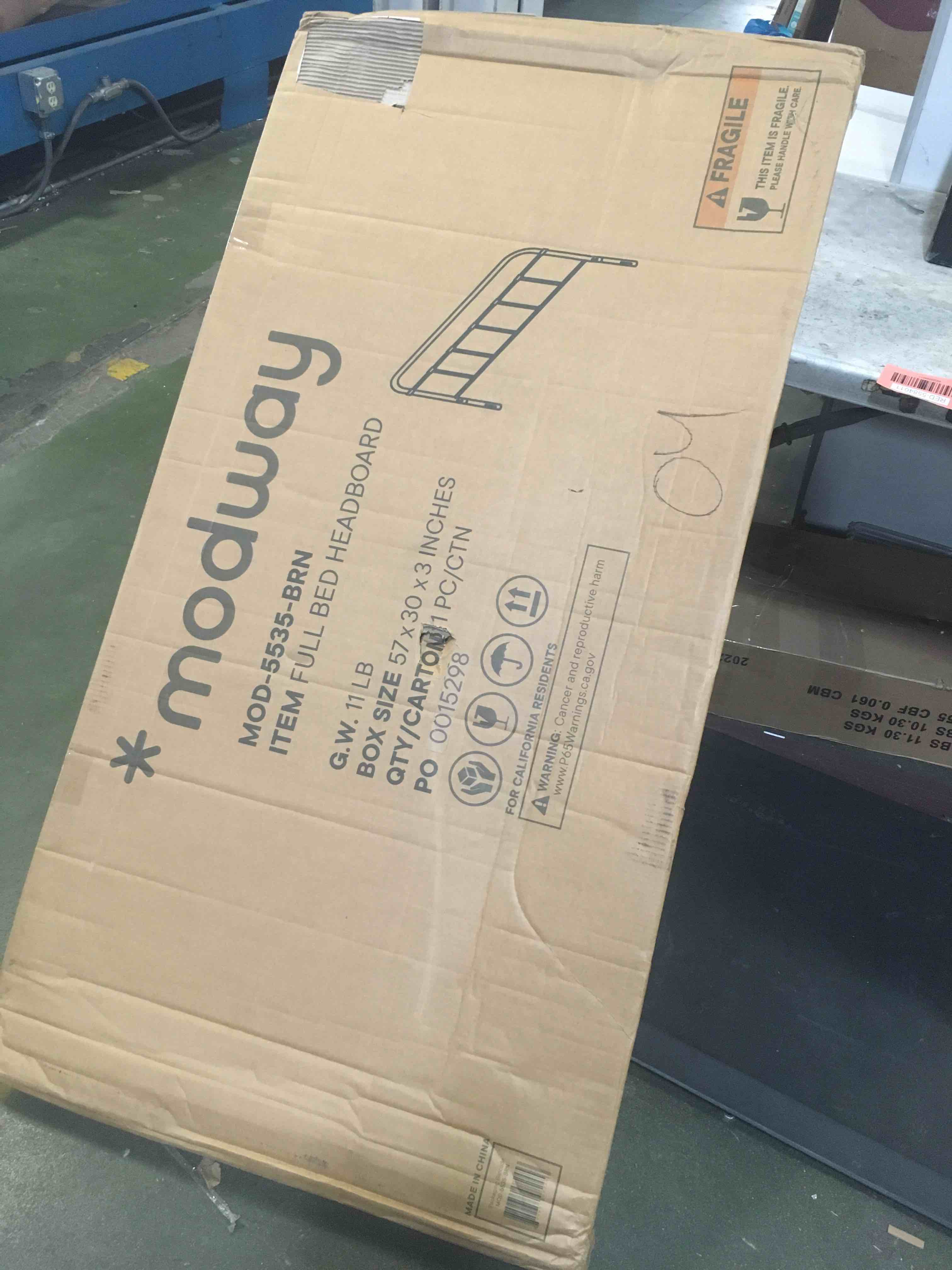 https://s3.amazonaws.com/lotting-images-prod/bidfta/RED5584011_1695923348779.jpeg