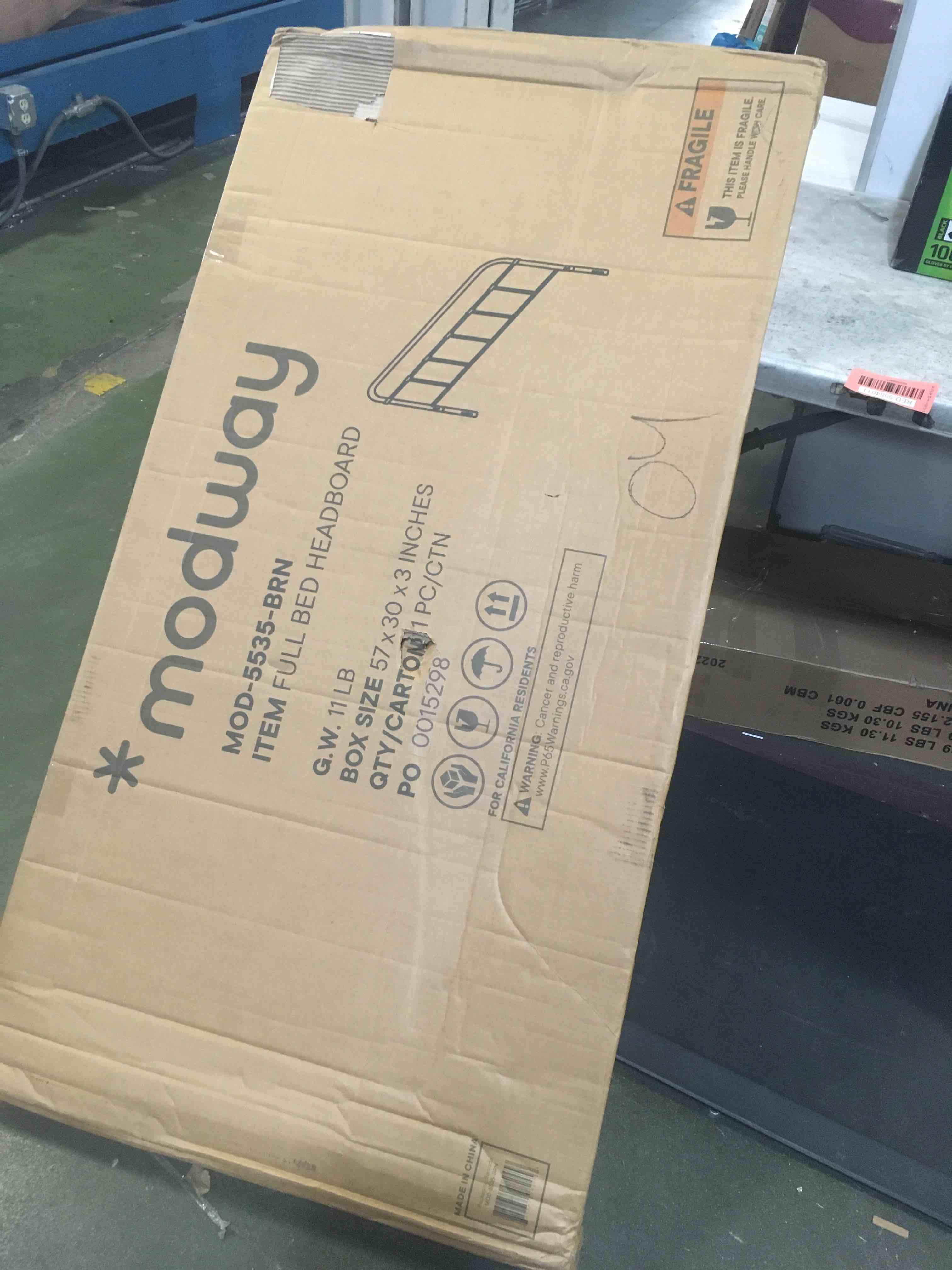 https://s3.amazonaws.com/lotting-images-prod/bidfta/RED5584011_1695923350327.jpeg