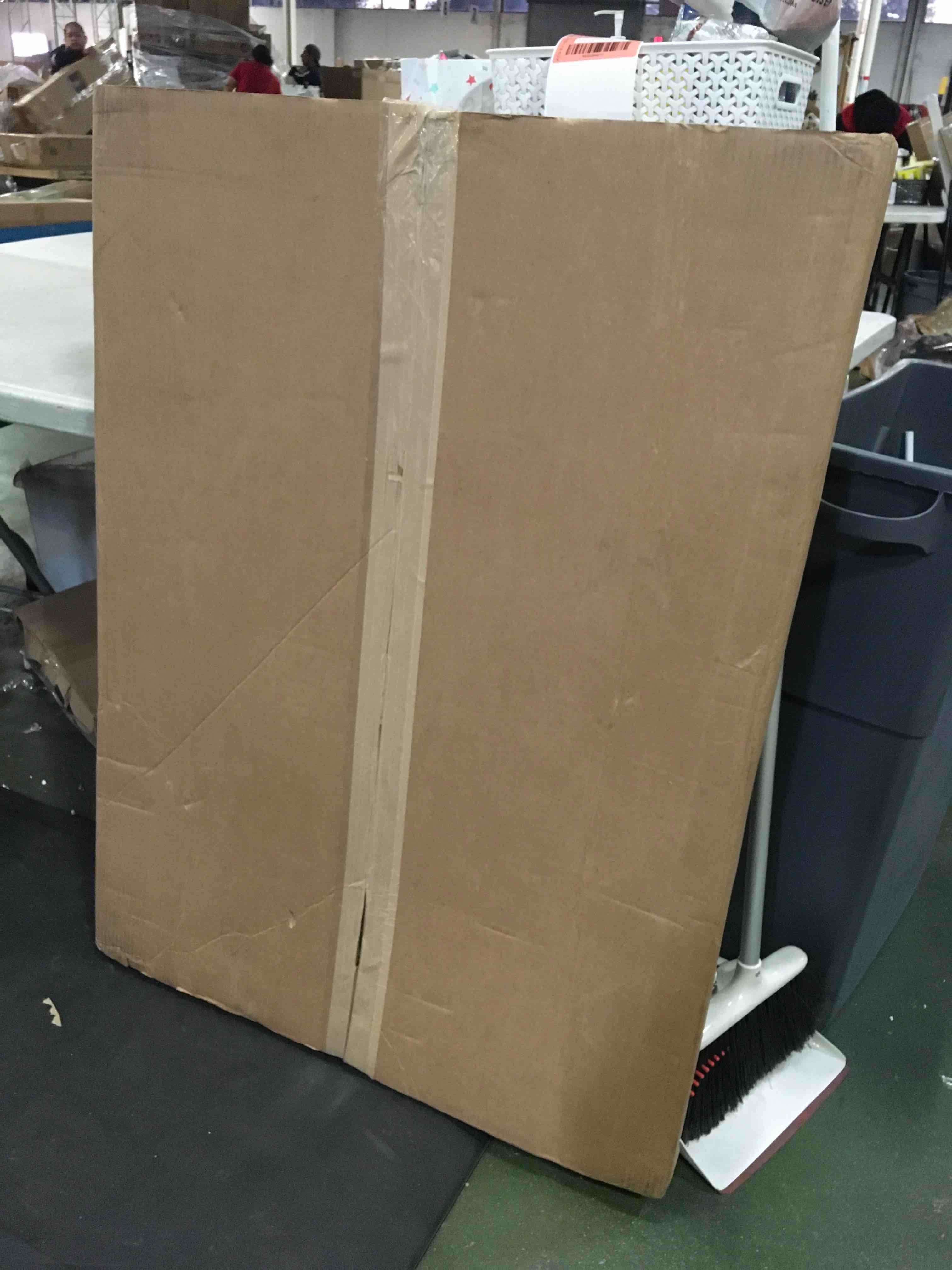 https://s3.amazonaws.com/lotting-images-prod/bidfta/RED5584275_1696245569299.jpeg