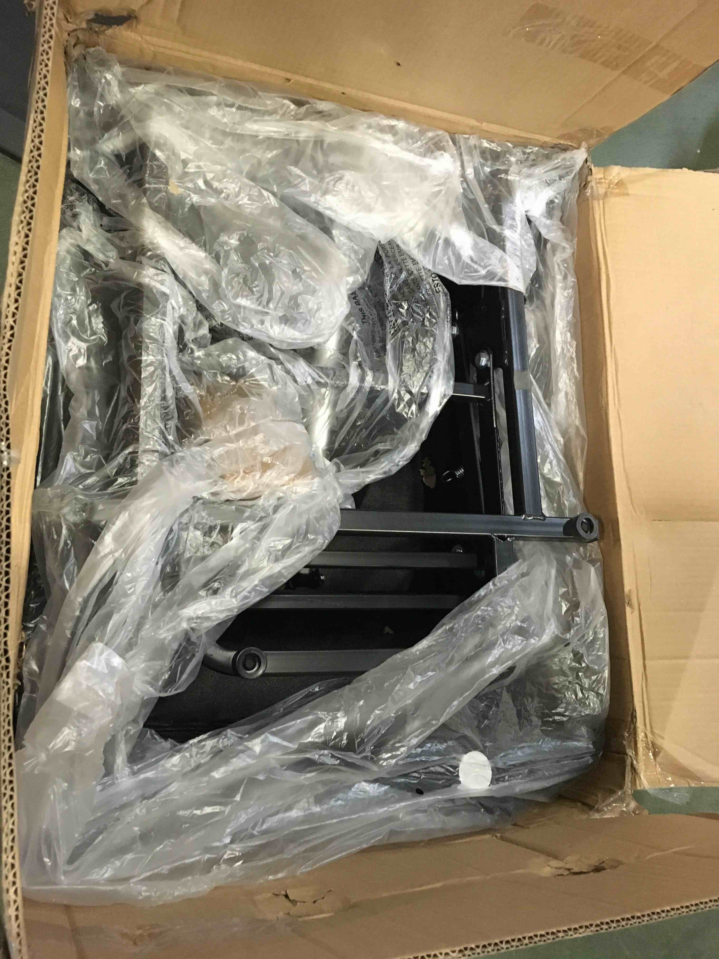 https://s3.amazonaws.com/lotting-images-prod/bidfta/RED5584277_1696245873748.jpeg