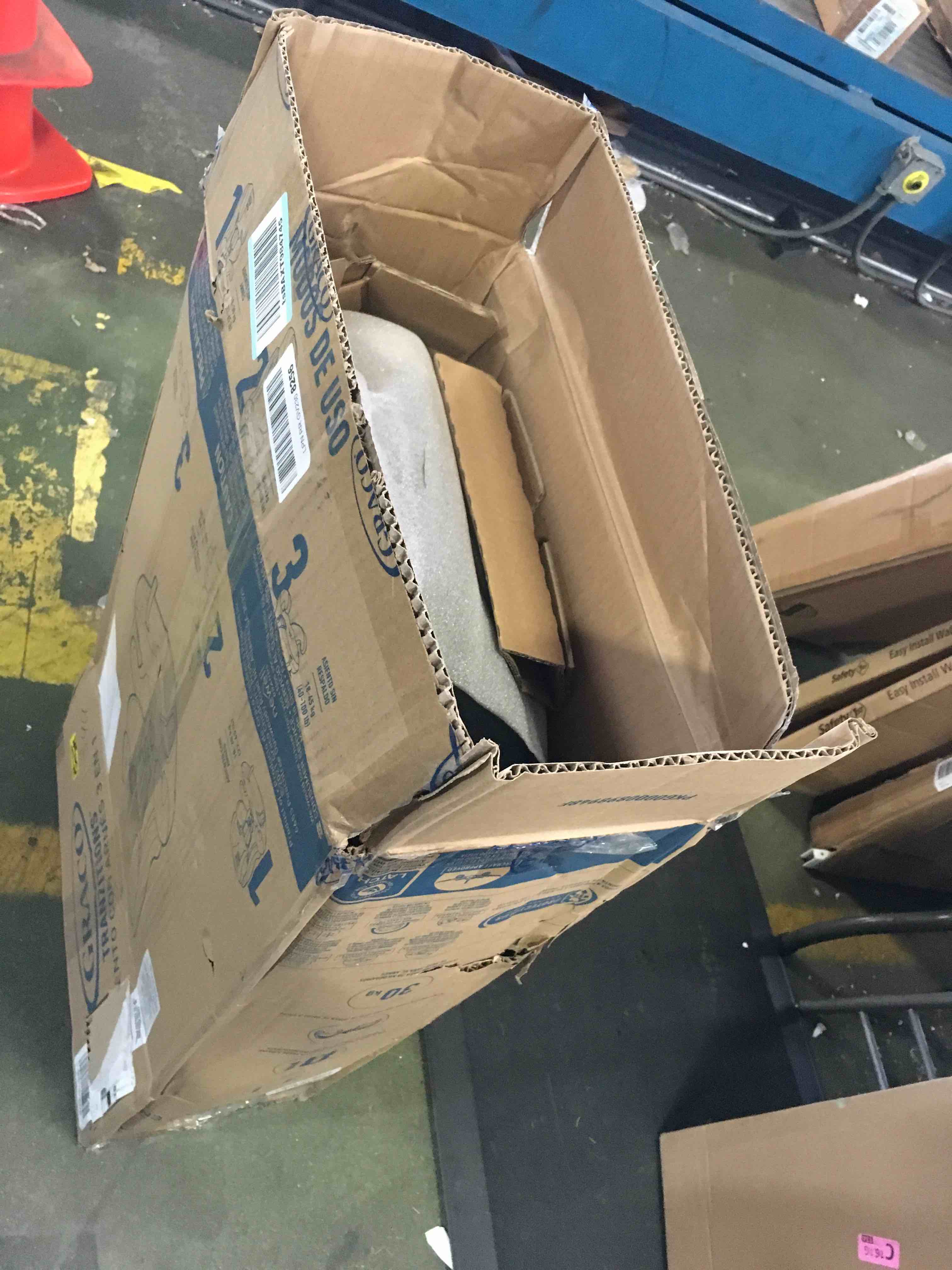 https://s3.amazonaws.com/lotting-images-prod/bidfta/RED5584320_1696251775541.jpeg