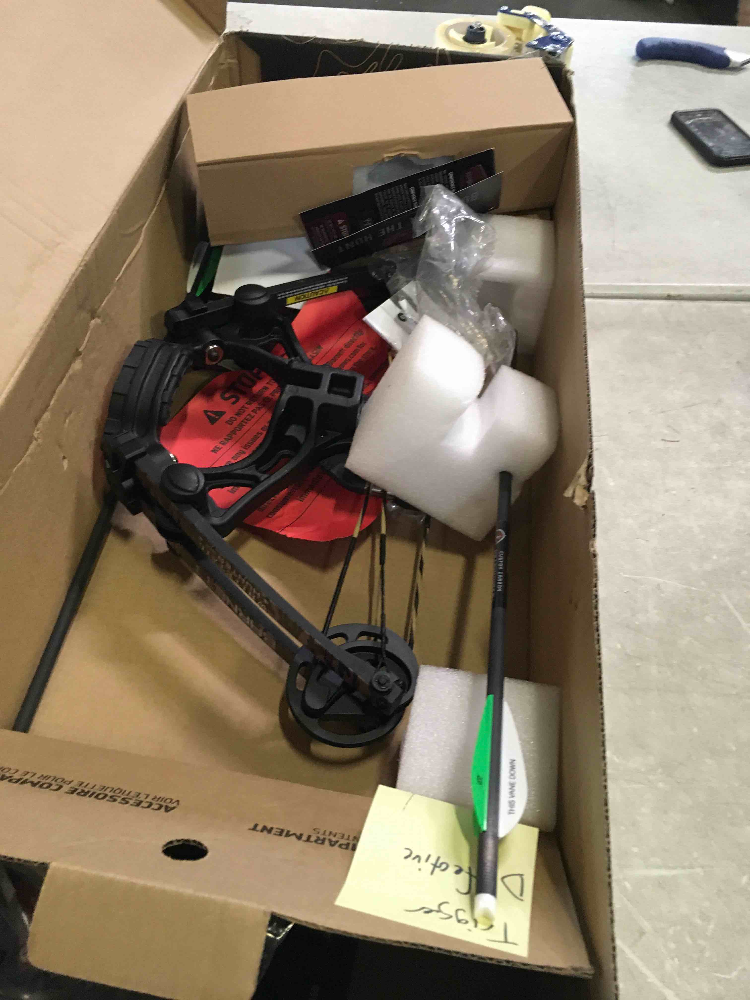 https://s3.amazonaws.com/lotting-images-prod/bidfta/RED5584333_1696253908508.jpeg