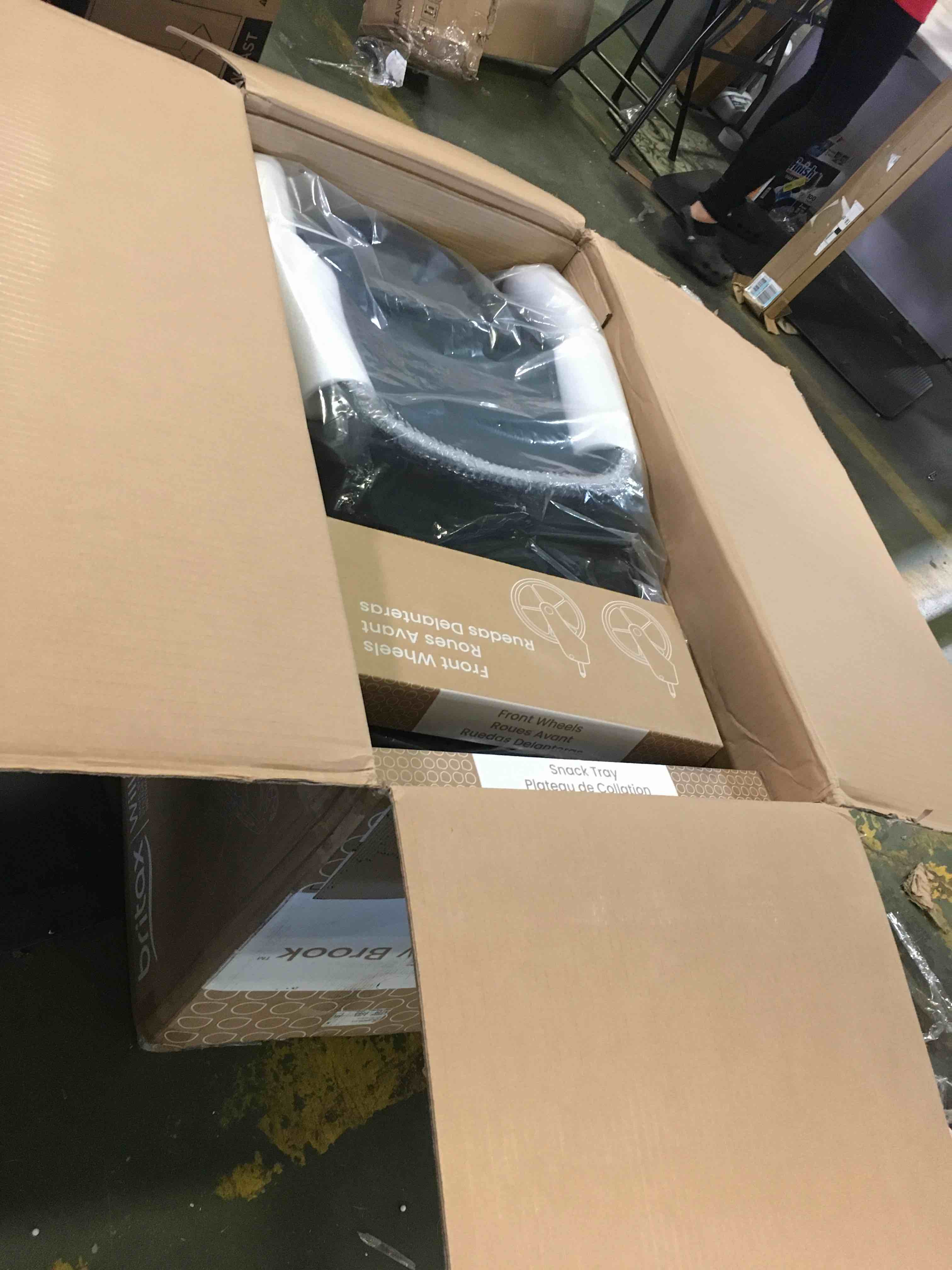 https://s3.amazonaws.com/lotting-images-prod/bidfta/RED5584365_1696259975237.jpeg