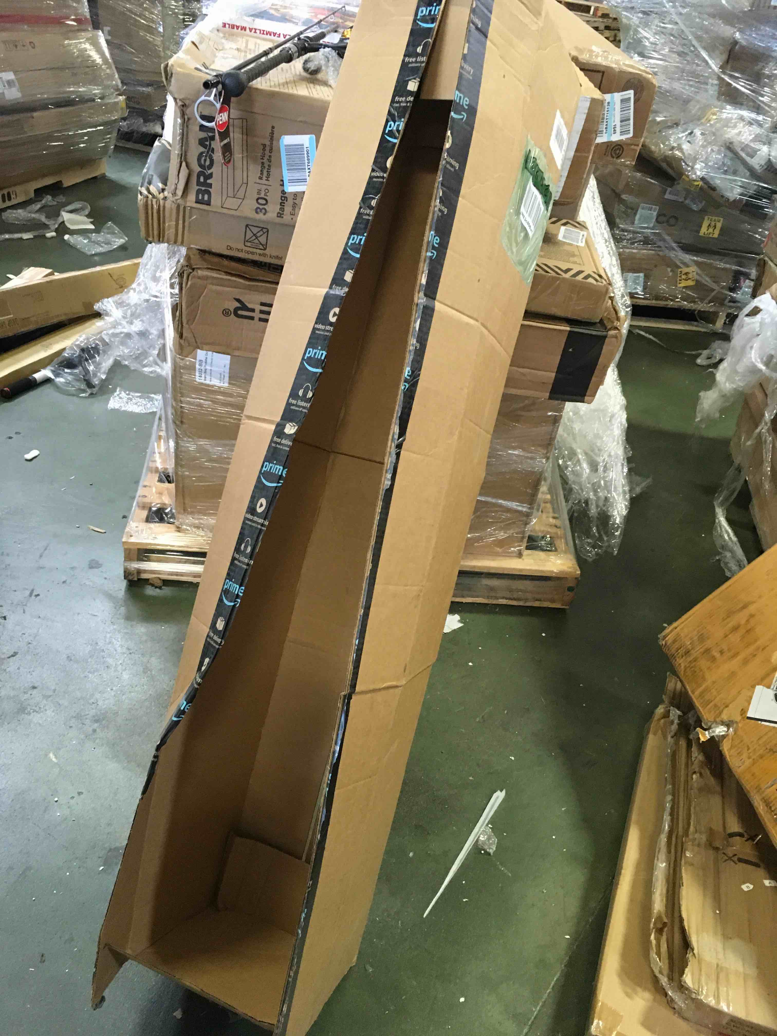 https://s3.amazonaws.com/lotting-images-prod/bidfta/RED5584427_1696271358874.jpeg