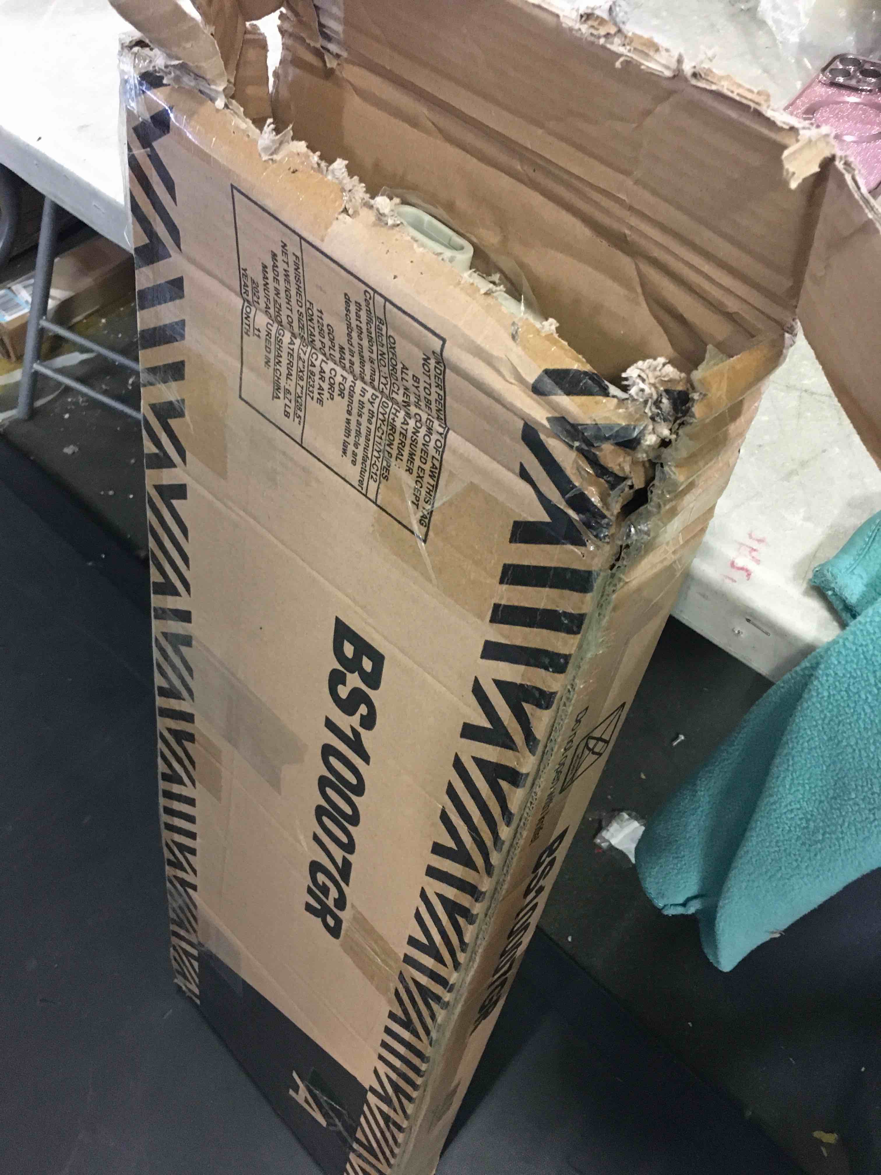 https://s3.amazonaws.com/lotting-images-prod/bidfta/RED5584432_1696271913971.jpeg