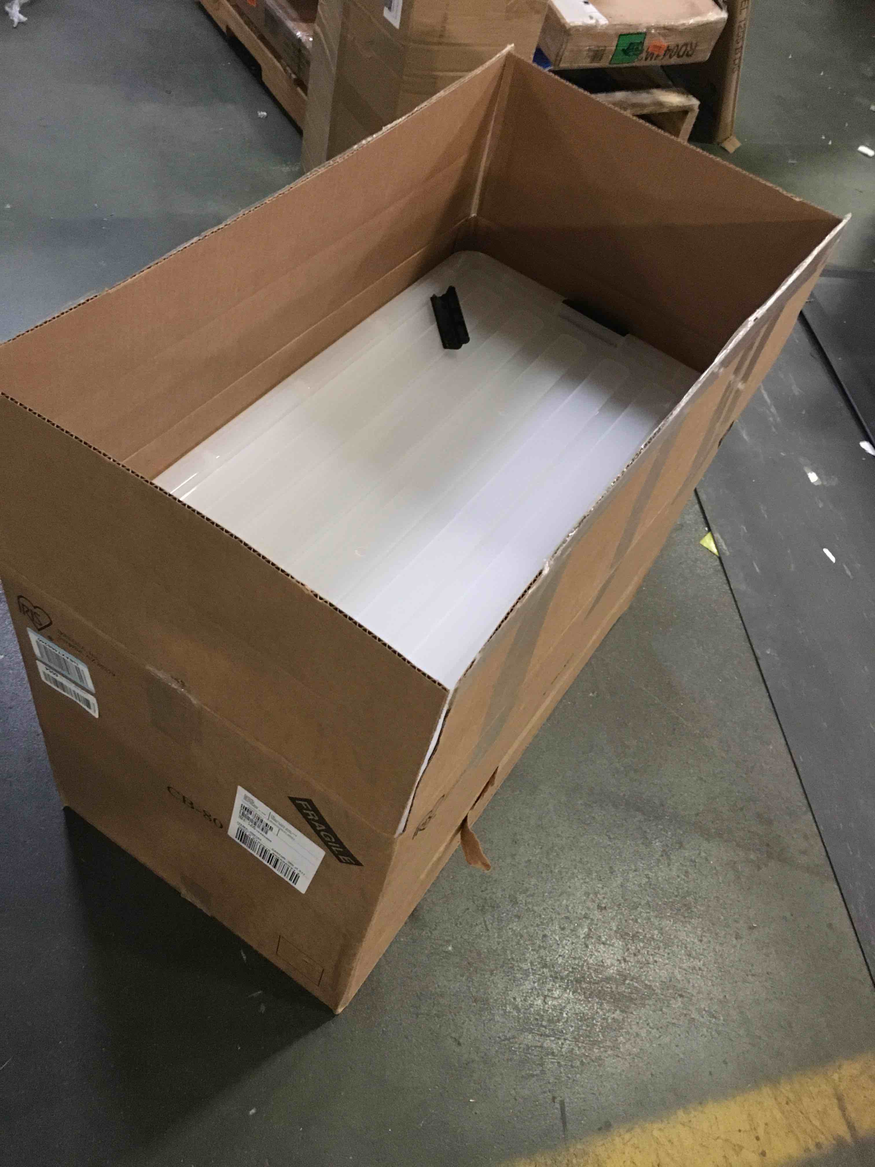 https://s3.amazonaws.com/lotting-images-prod/bidfta/RED5584480_1696332058368.jpeg