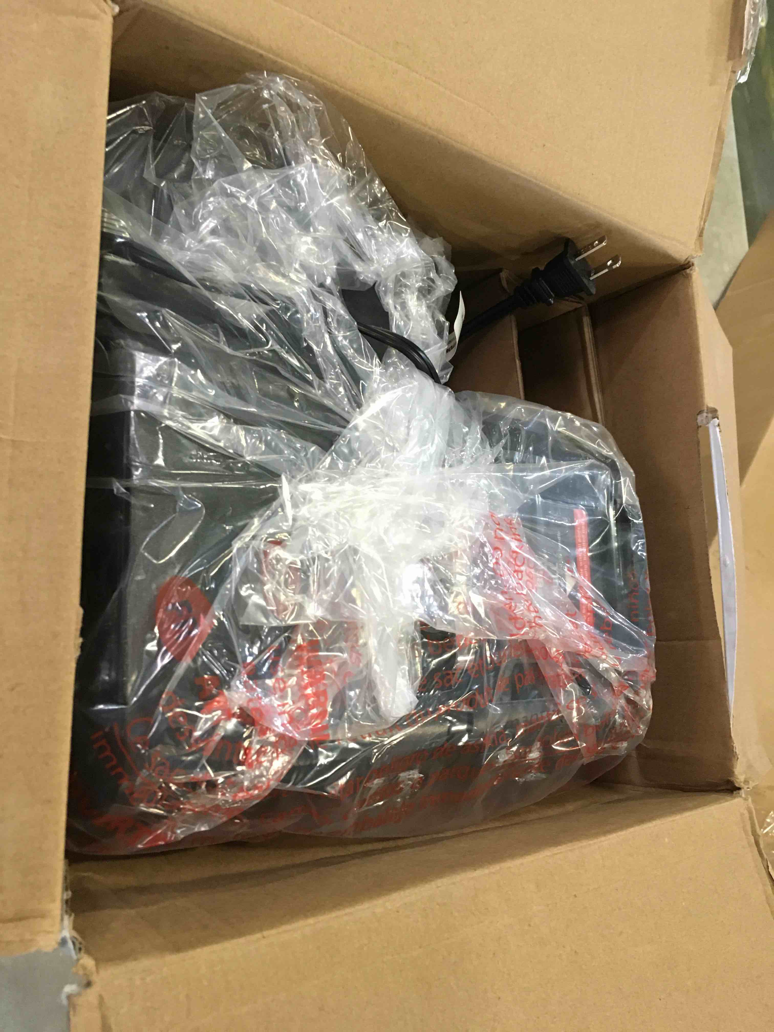 https://s3.amazonaws.com/lotting-images-prod/bidfta/RED5584513_1696336427304.jpeg