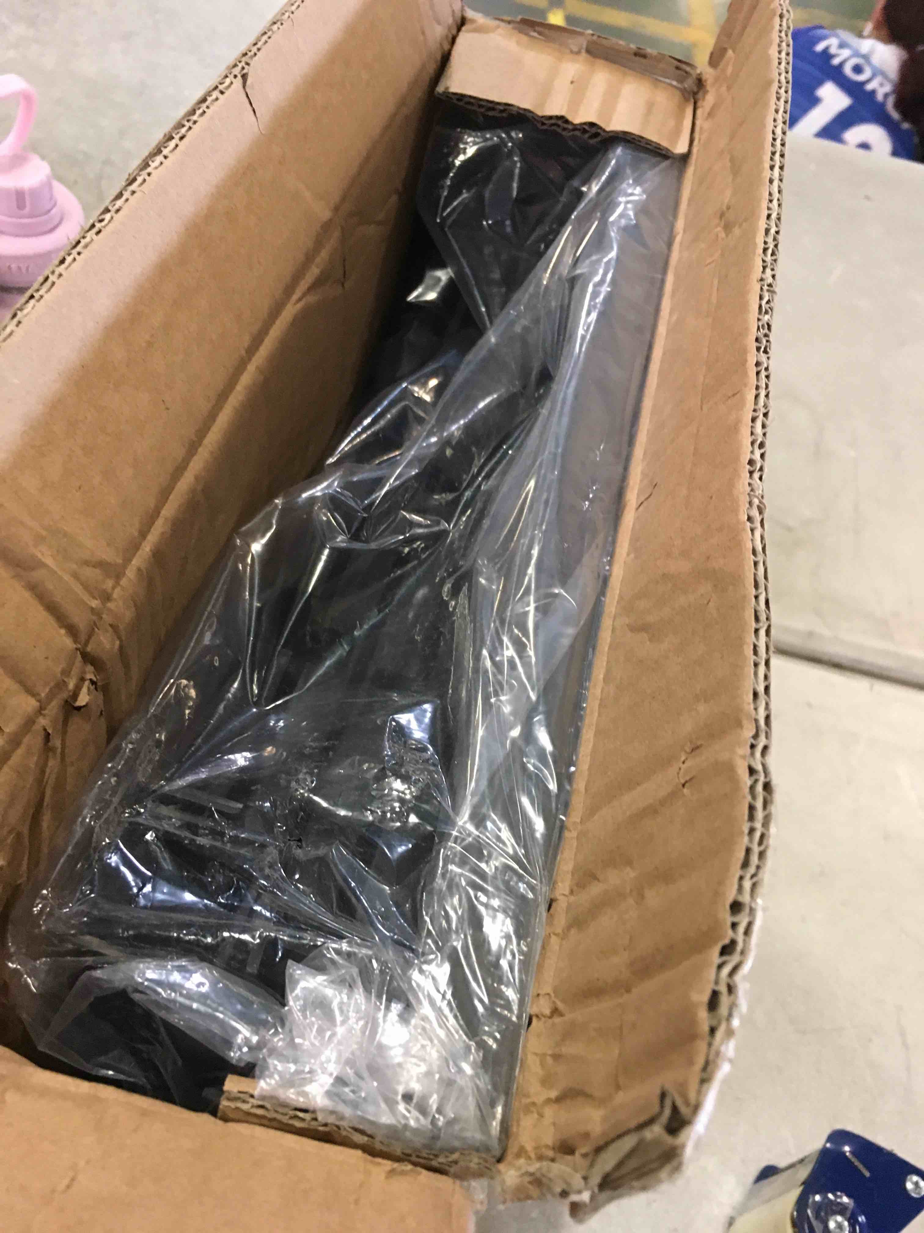 https://s3.amazonaws.com/lotting-images-prod/bidfta/RED5584518_1696336776524.jpeg