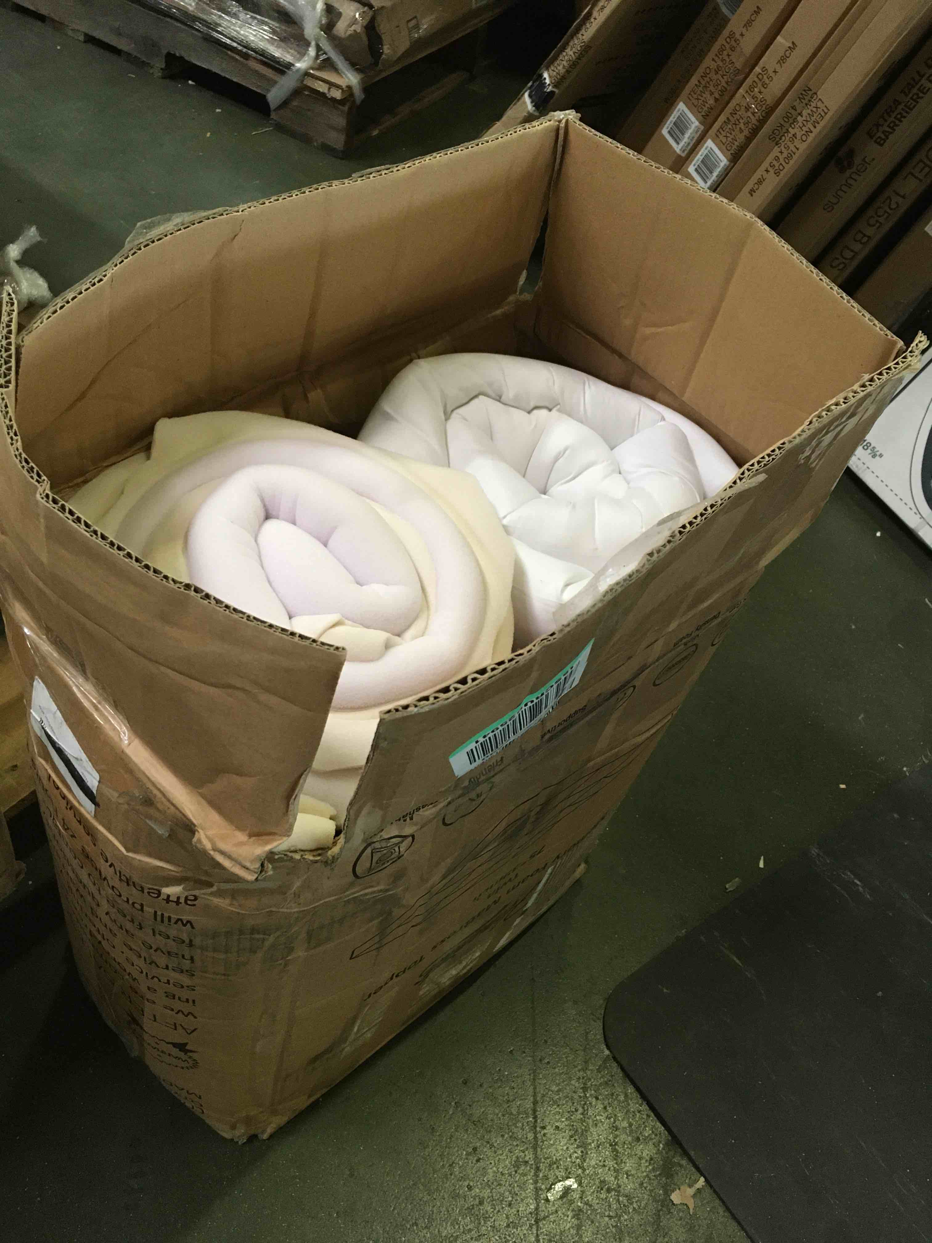 https://s3.amazonaws.com/lotting-images-prod/bidfta/RED5584542_1696339044698.jpeg