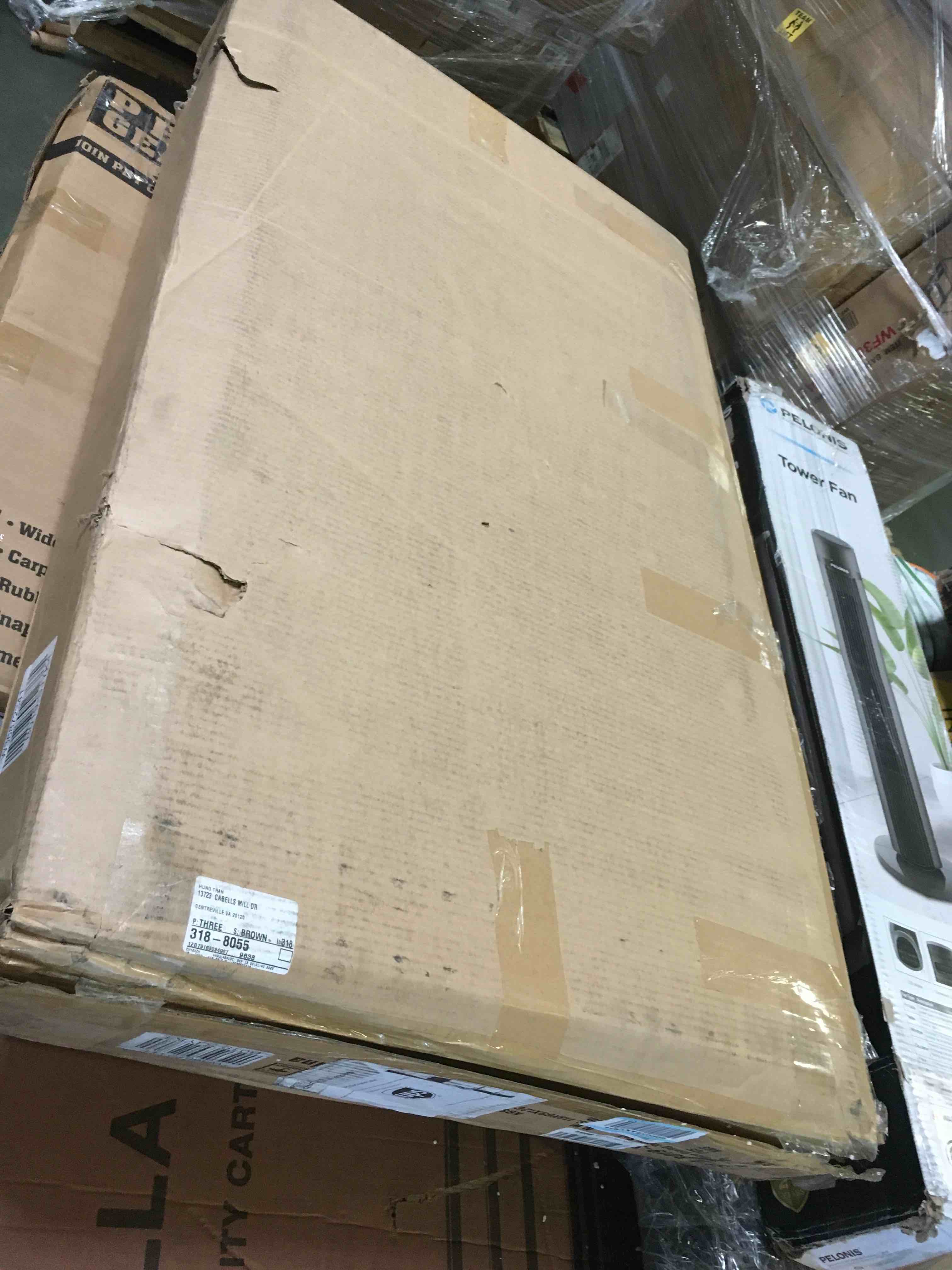 https://s3.amazonaws.com/lotting-images-prod/bidfta/RED5584563_1696343922469.jpeg