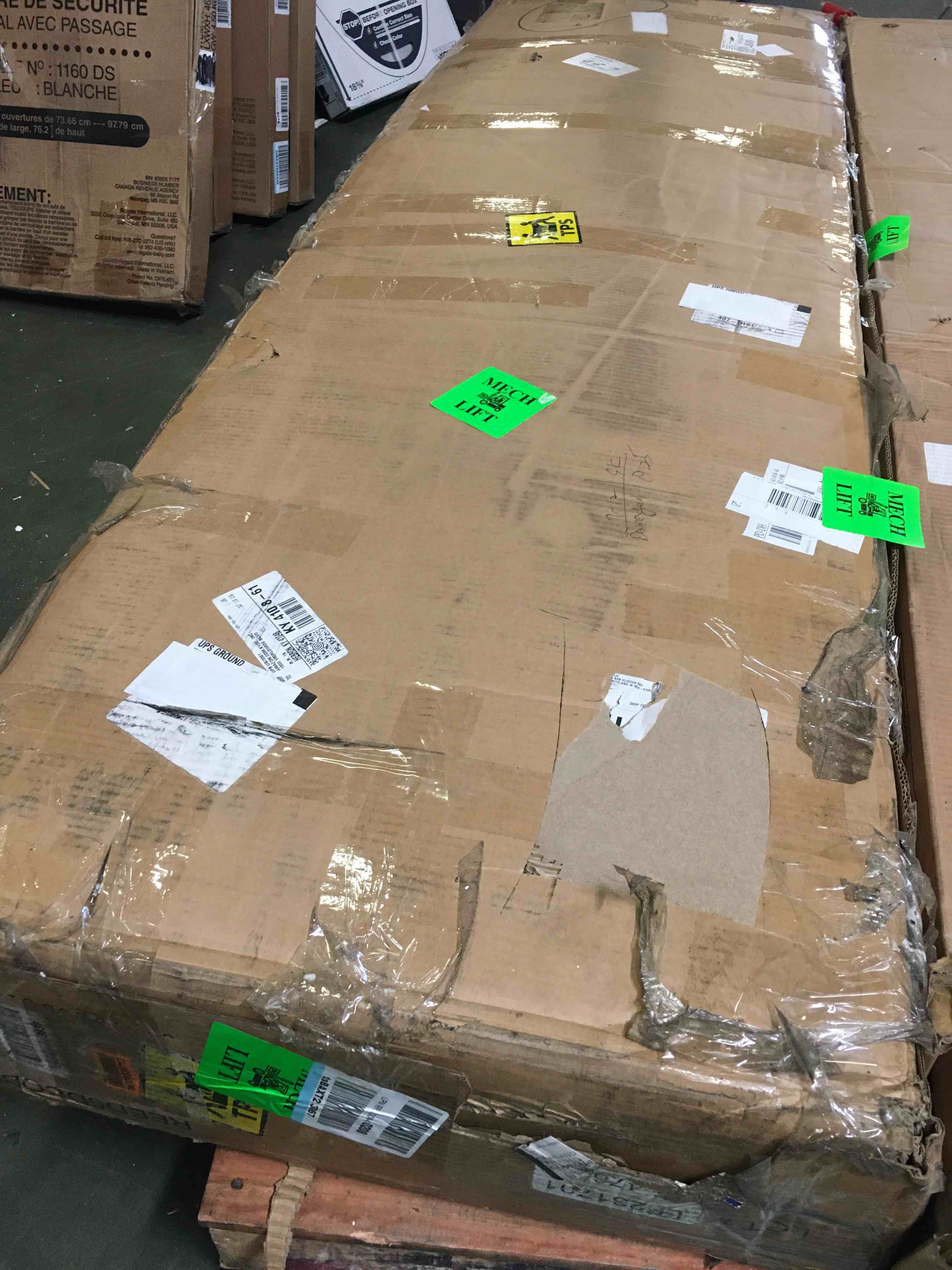 https://s3.amazonaws.com/lotting-images-prod/bidfta/RED5584572_1696344805985.jpeg
