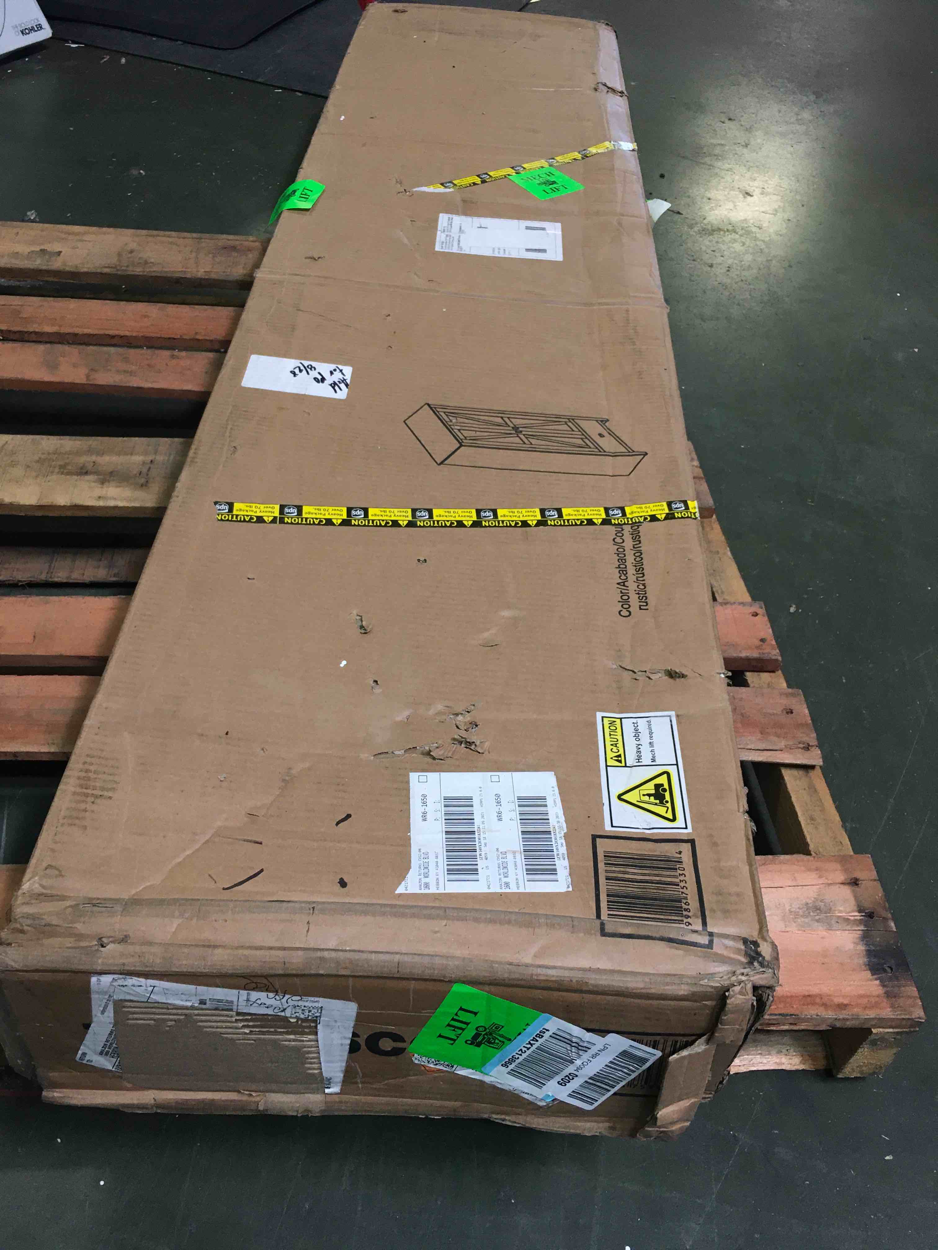 https://s3.amazonaws.com/lotting-images-prod/bidfta/RED5584573_1696344869465.jpeg