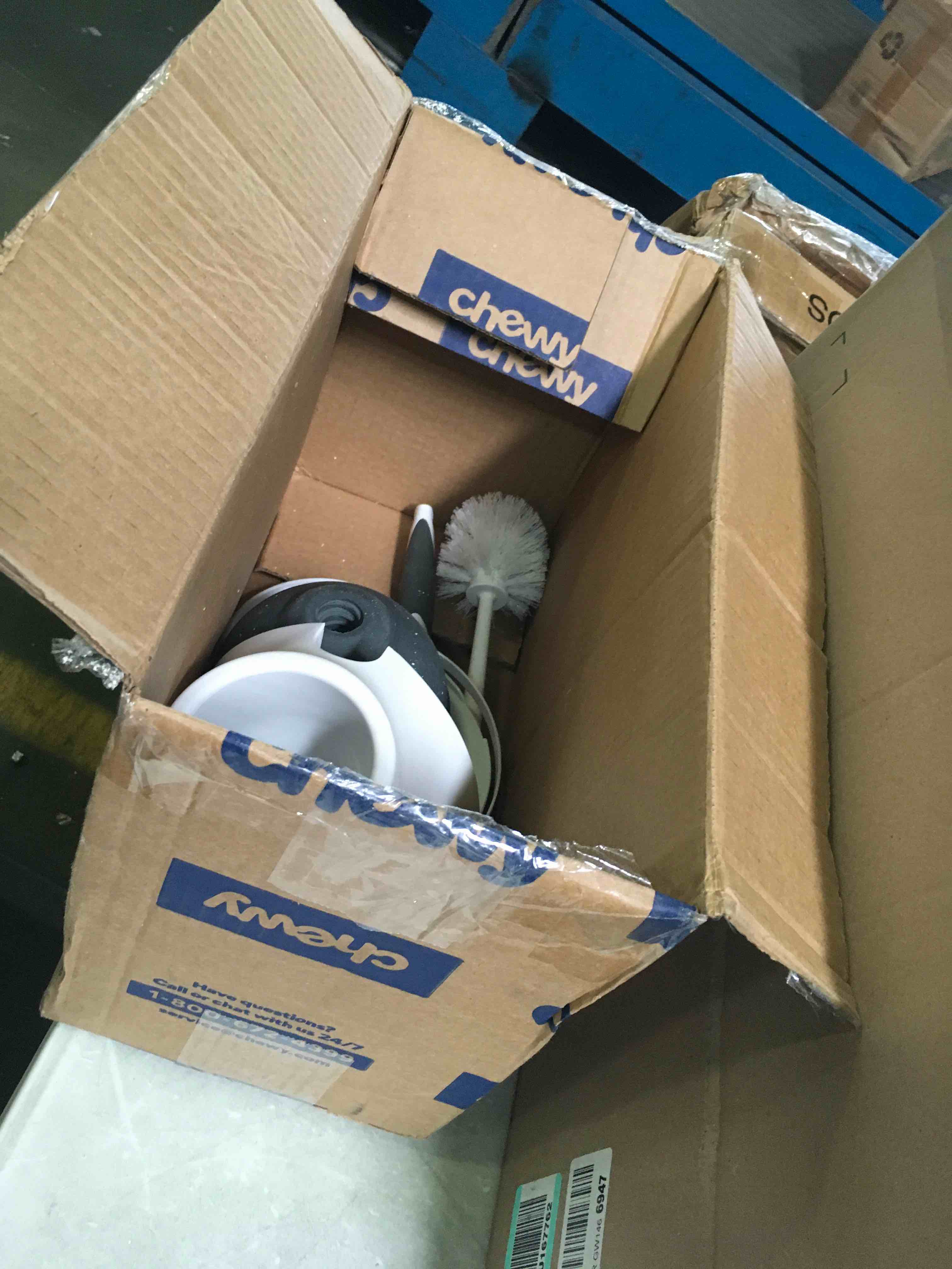 https://s3.amazonaws.com/lotting-images-prod/bidfta/RED5584856_1696443450853.jpeg