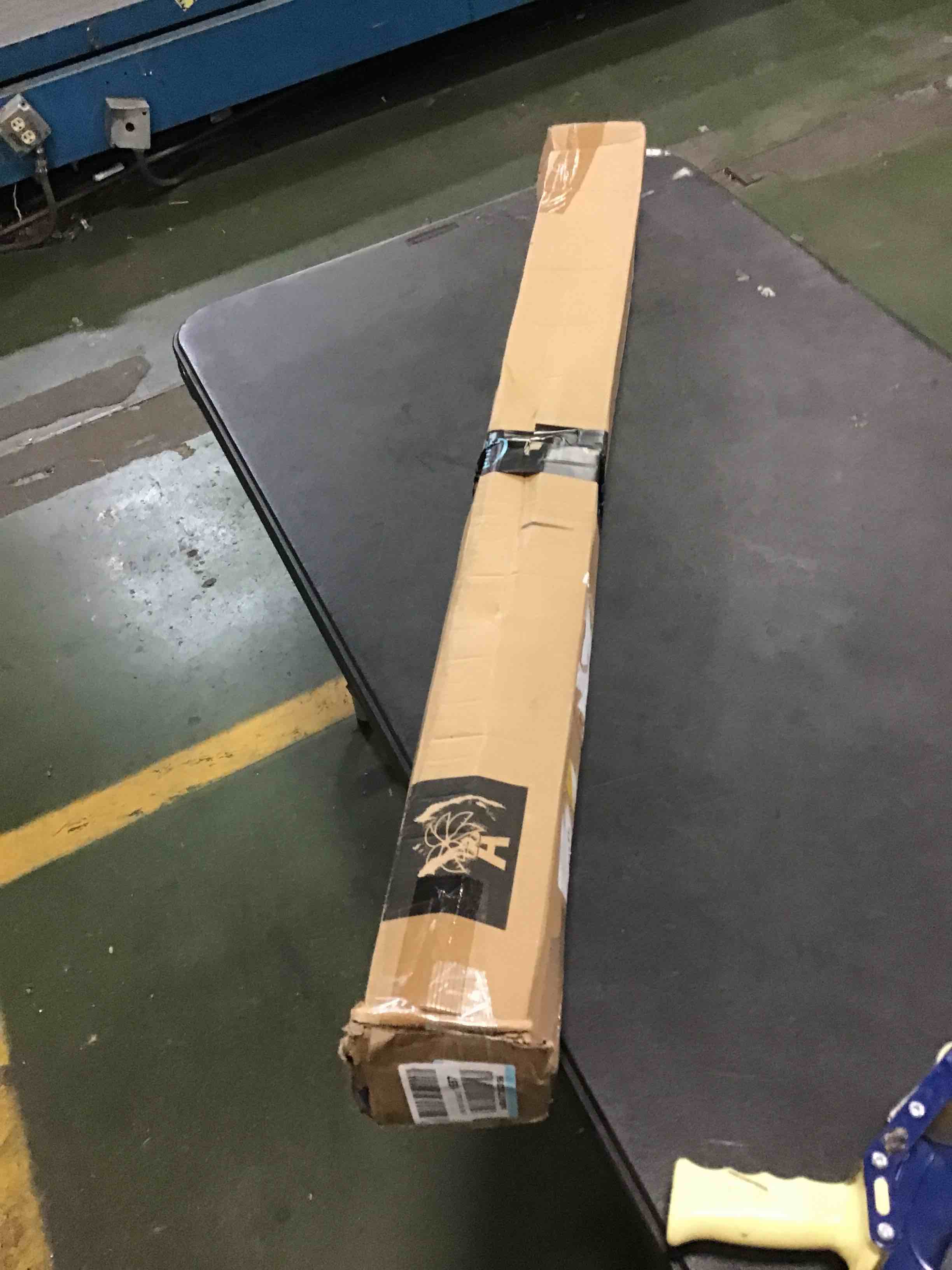 https://s3.amazonaws.com/lotting-images-prod/bidfta/RED5586724_1695912043750.jpeg
