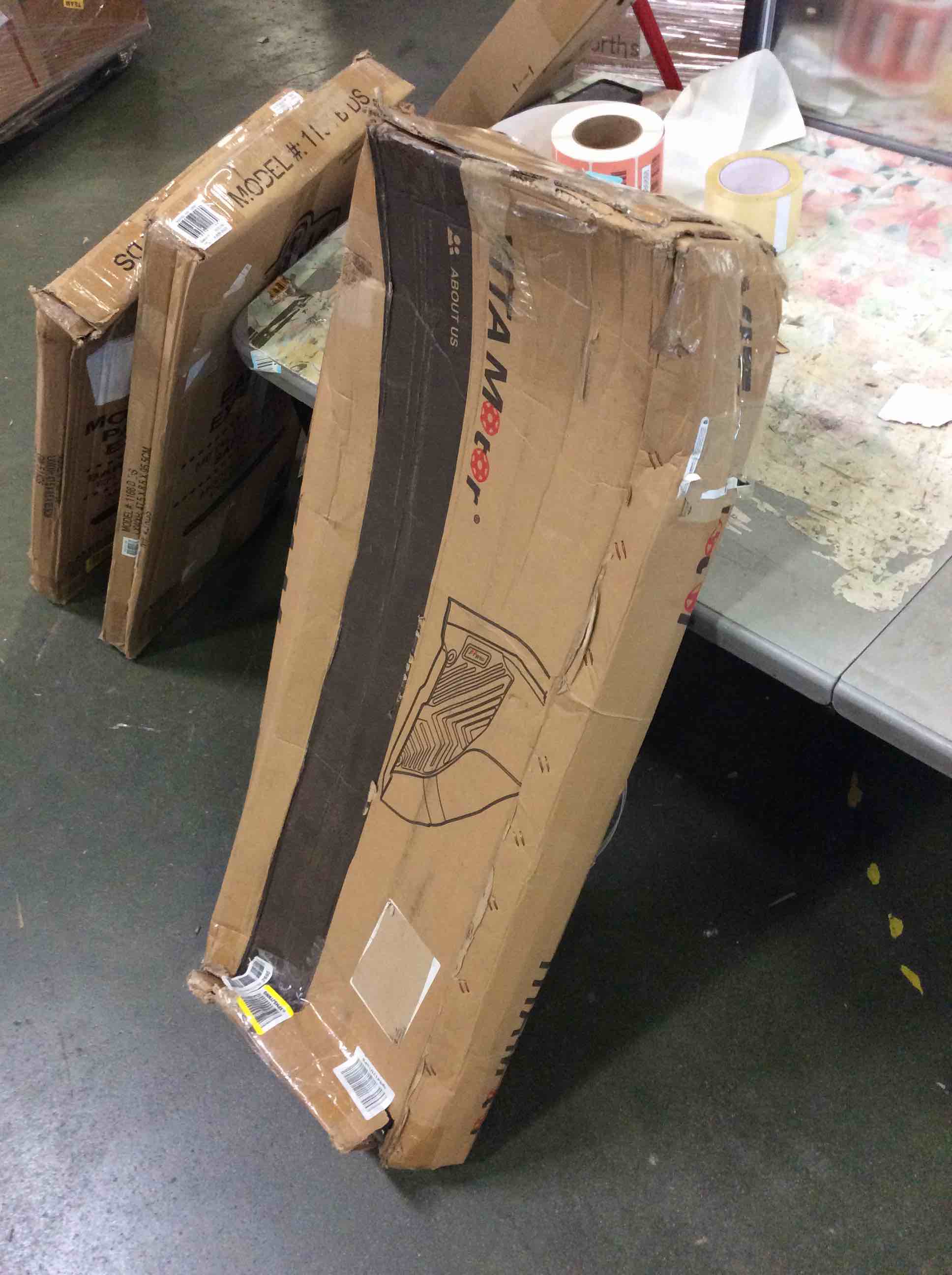 https://s3.amazonaws.com/lotting-images-prod/bidfta/RED5586885_1696253332395.jpeg