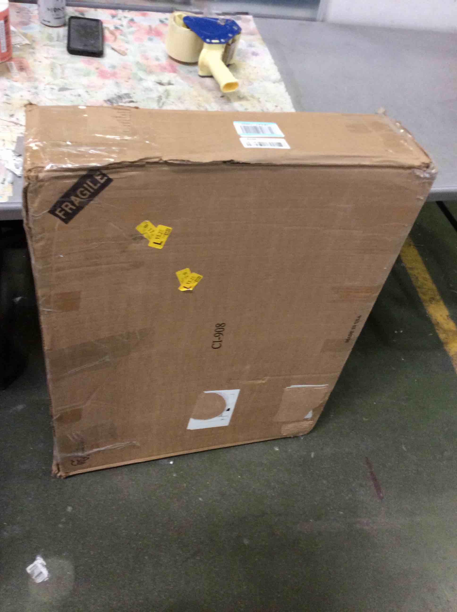 https://s3.amazonaws.com/lotting-images-prod/bidfta/RED5586935_1696261758763.jpeg