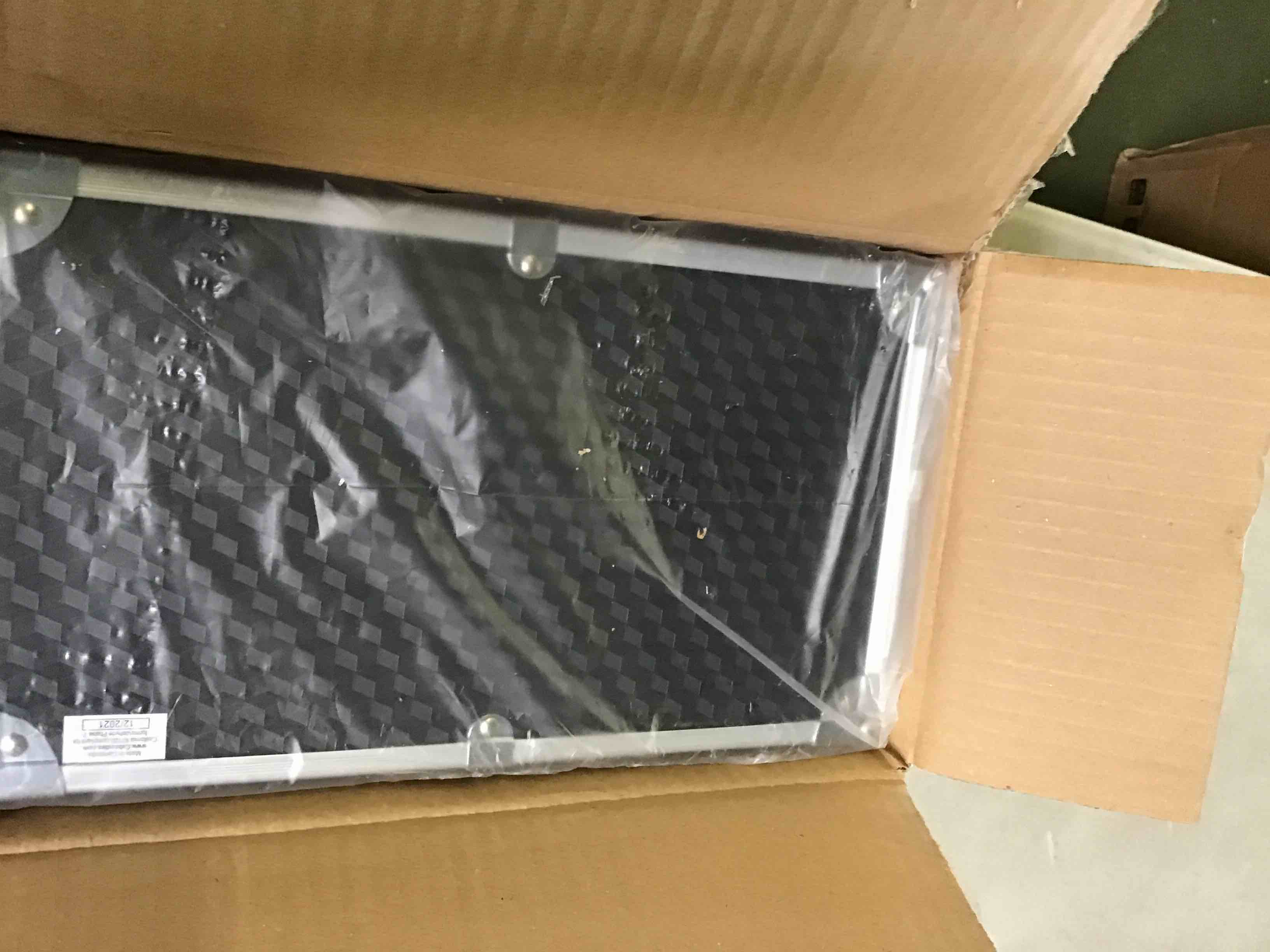 https://s3.amazonaws.com/lotting-images-prod/bidfta/RED5587044_1696356555611.jpeg