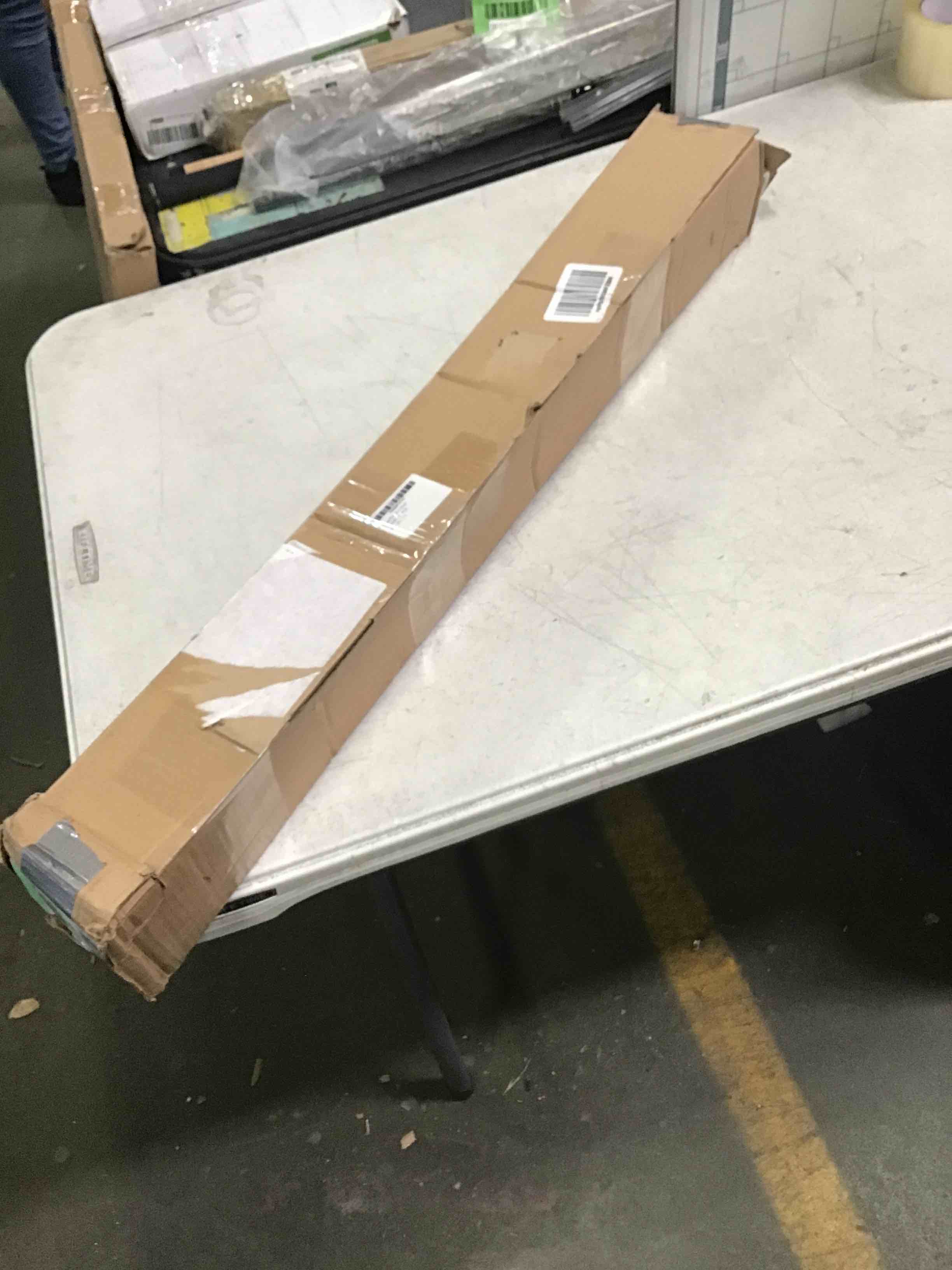 https://s3.amazonaws.com/lotting-images-prod/bidfta/RED5587220_1696357246237.jpeg