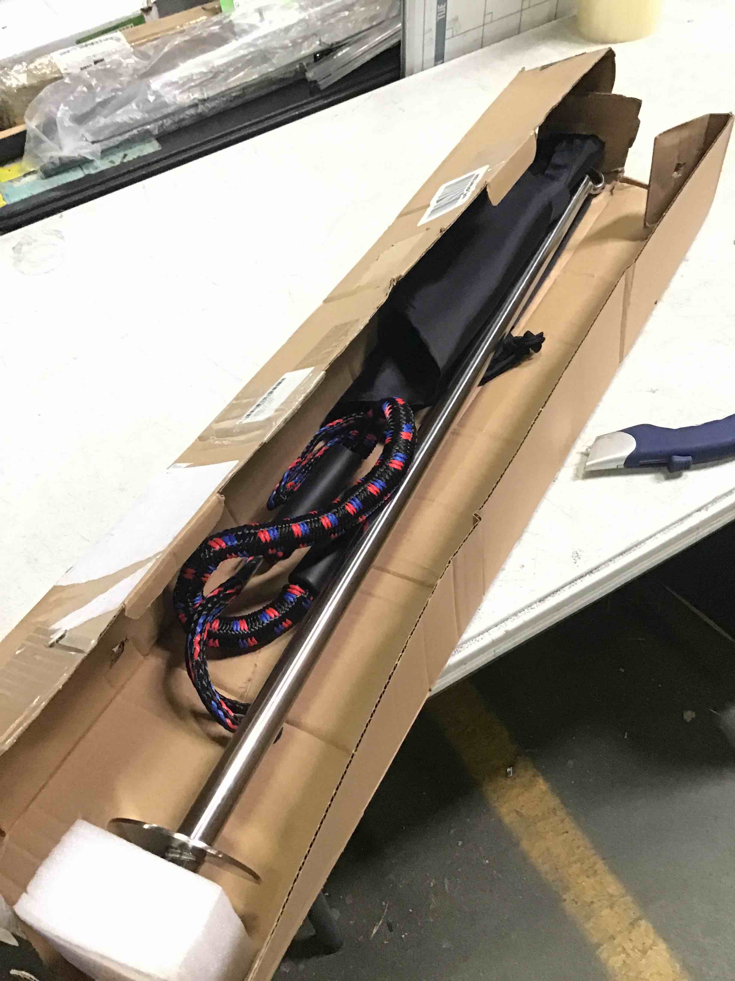 https://s3.amazonaws.com/lotting-images-prod/bidfta/RED5587220_1696357292365.jpeg