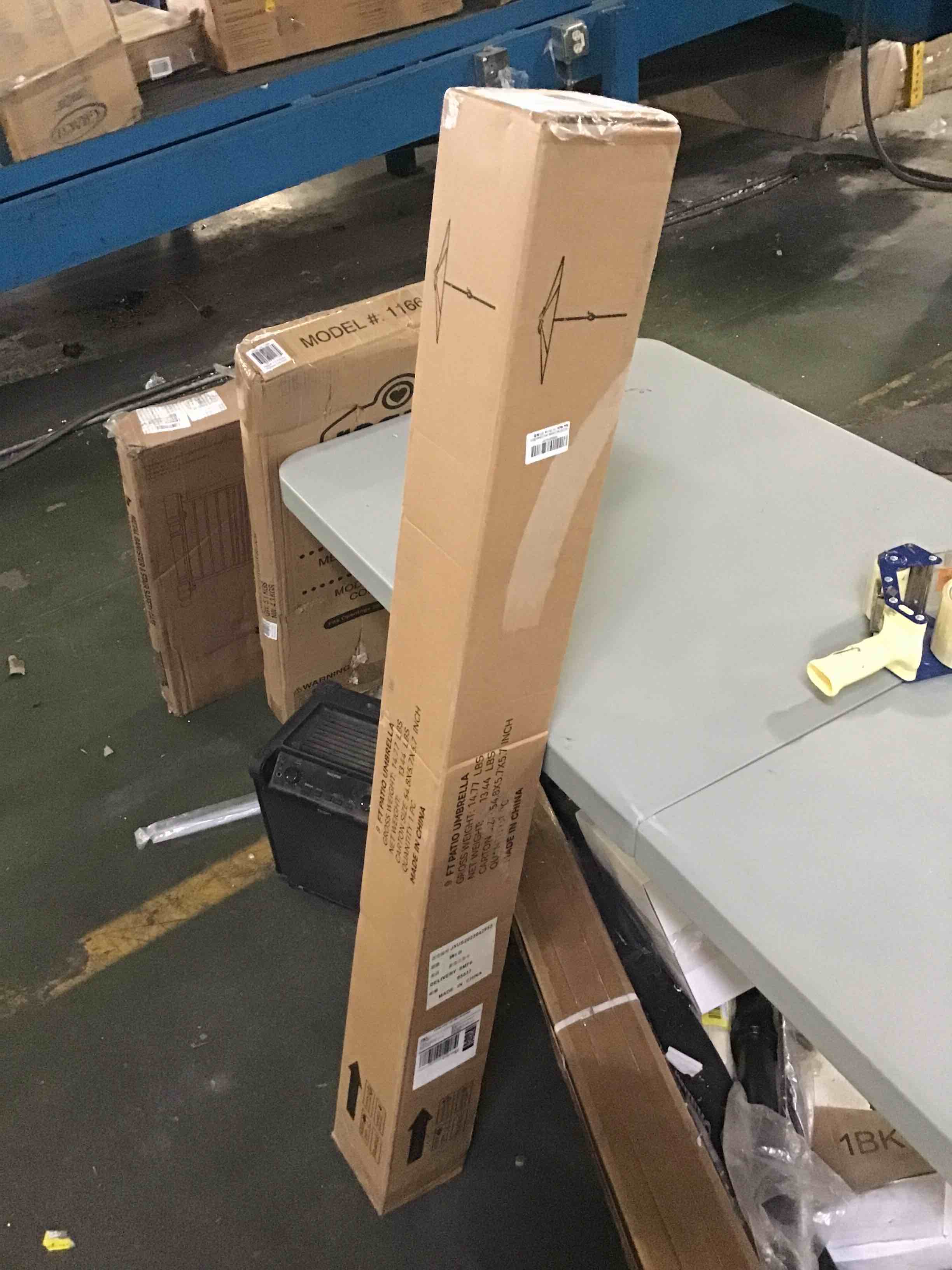 https://s3.amazonaws.com/lotting-images-prod/bidfta/RED5587582_1696526738346.jpeg