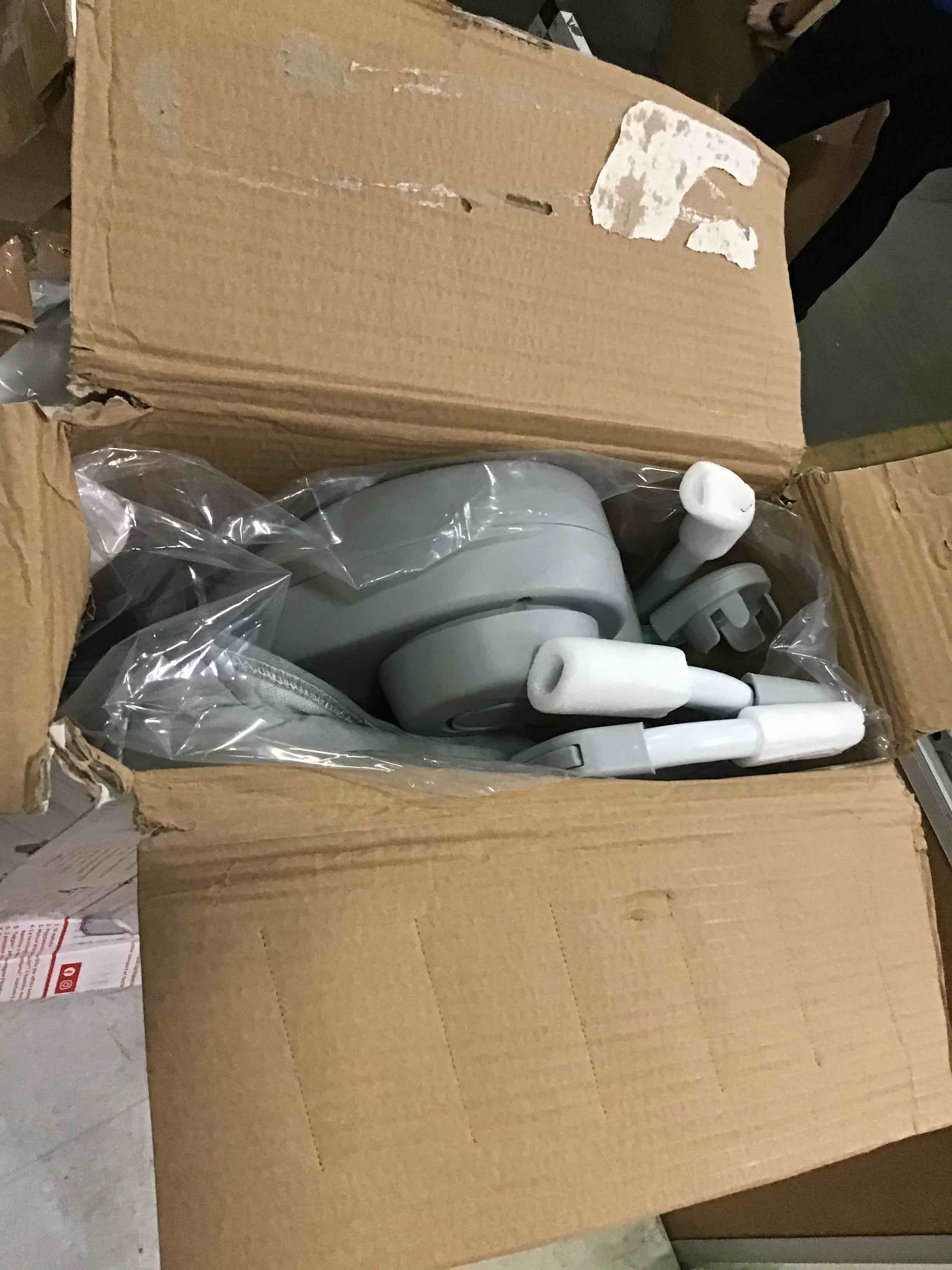 https://s3.amazonaws.com/lotting-images-prod/bidfta/RED5587841_1696858345071.jpeg