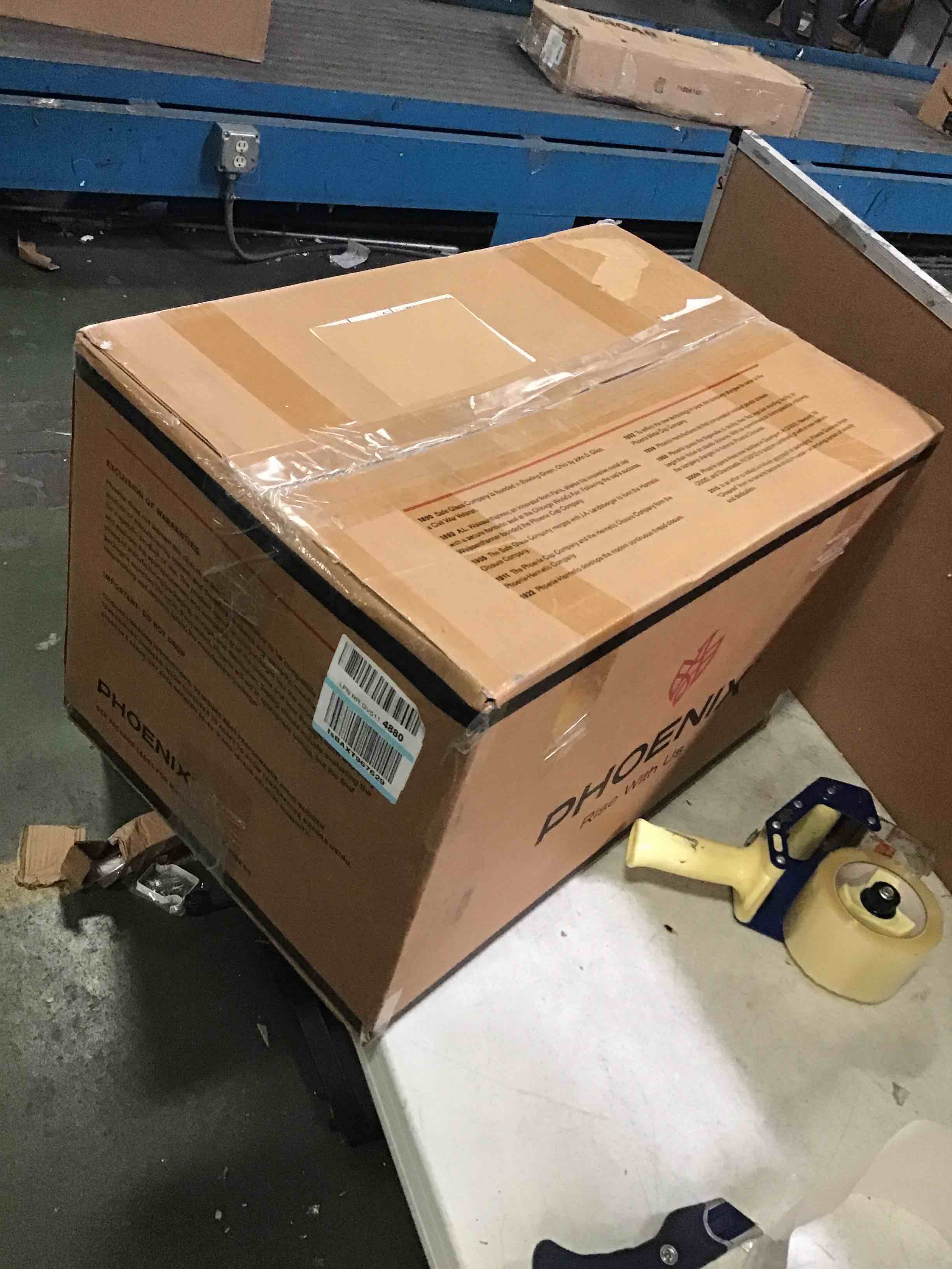 https://s3.amazonaws.com/lotting-images-prod/bidfta/RED5587902_1696871744892.jpeg