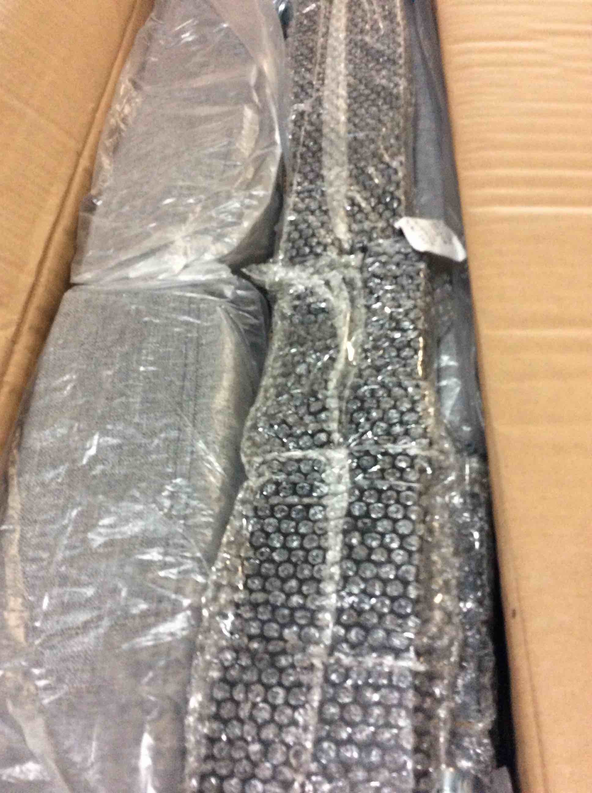 https://s3.amazonaws.com/lotting-images-prod/bidfta/RED5601549_1701351170538.jpeg