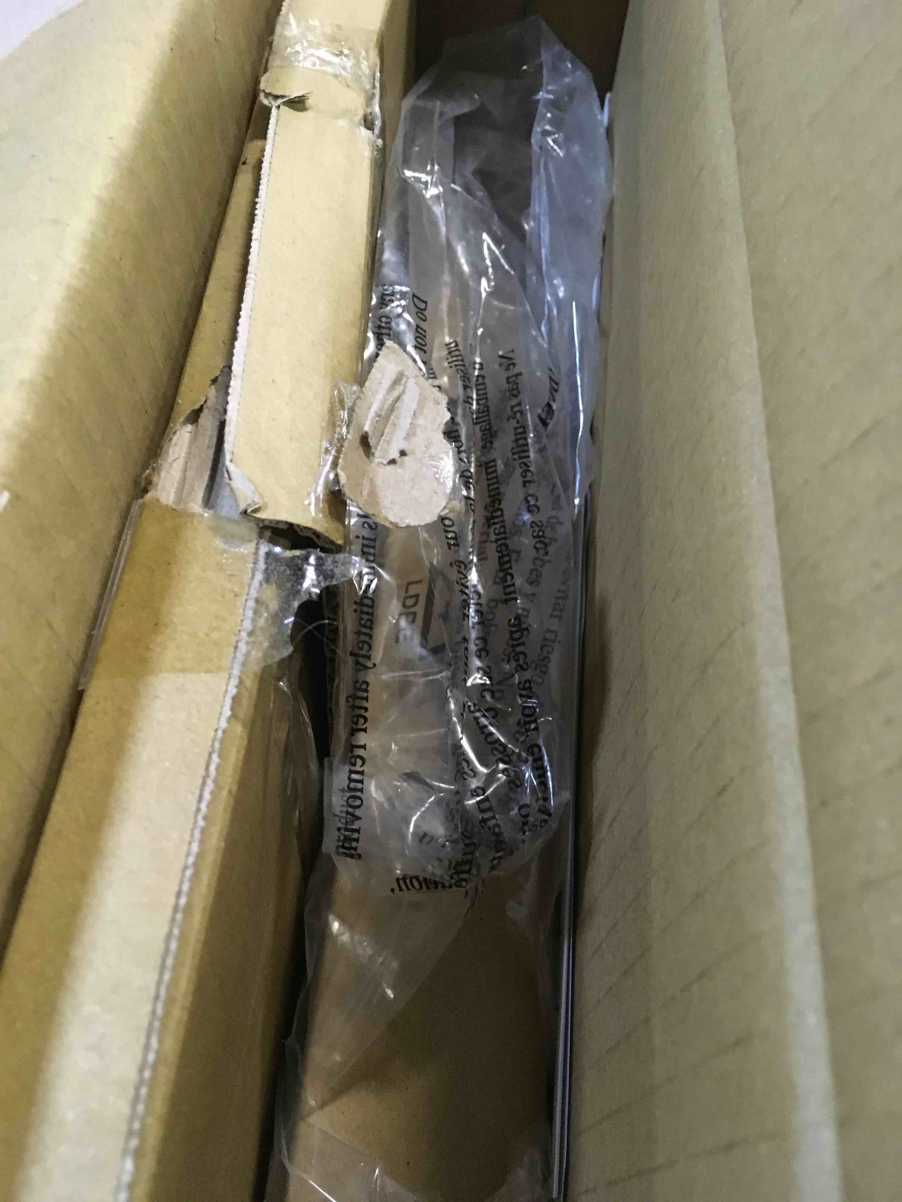https://s3.amazonaws.com/lotting-images-prod/bidfta/RED5601712_1701436775044.jpeg