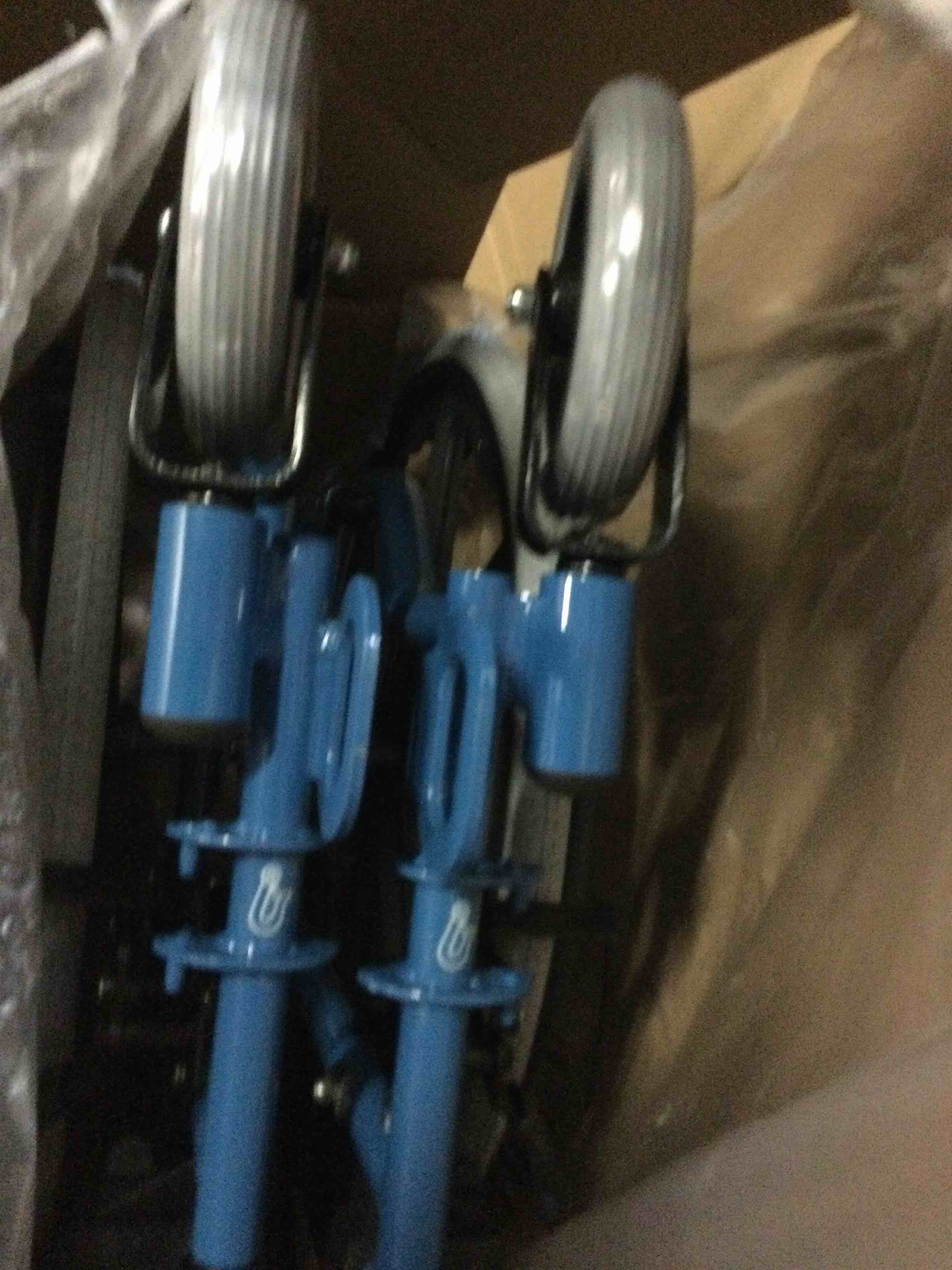 https://s3.amazonaws.com/lotting-images-prod/bidfta/RED5602092_1701782094036.jpeg