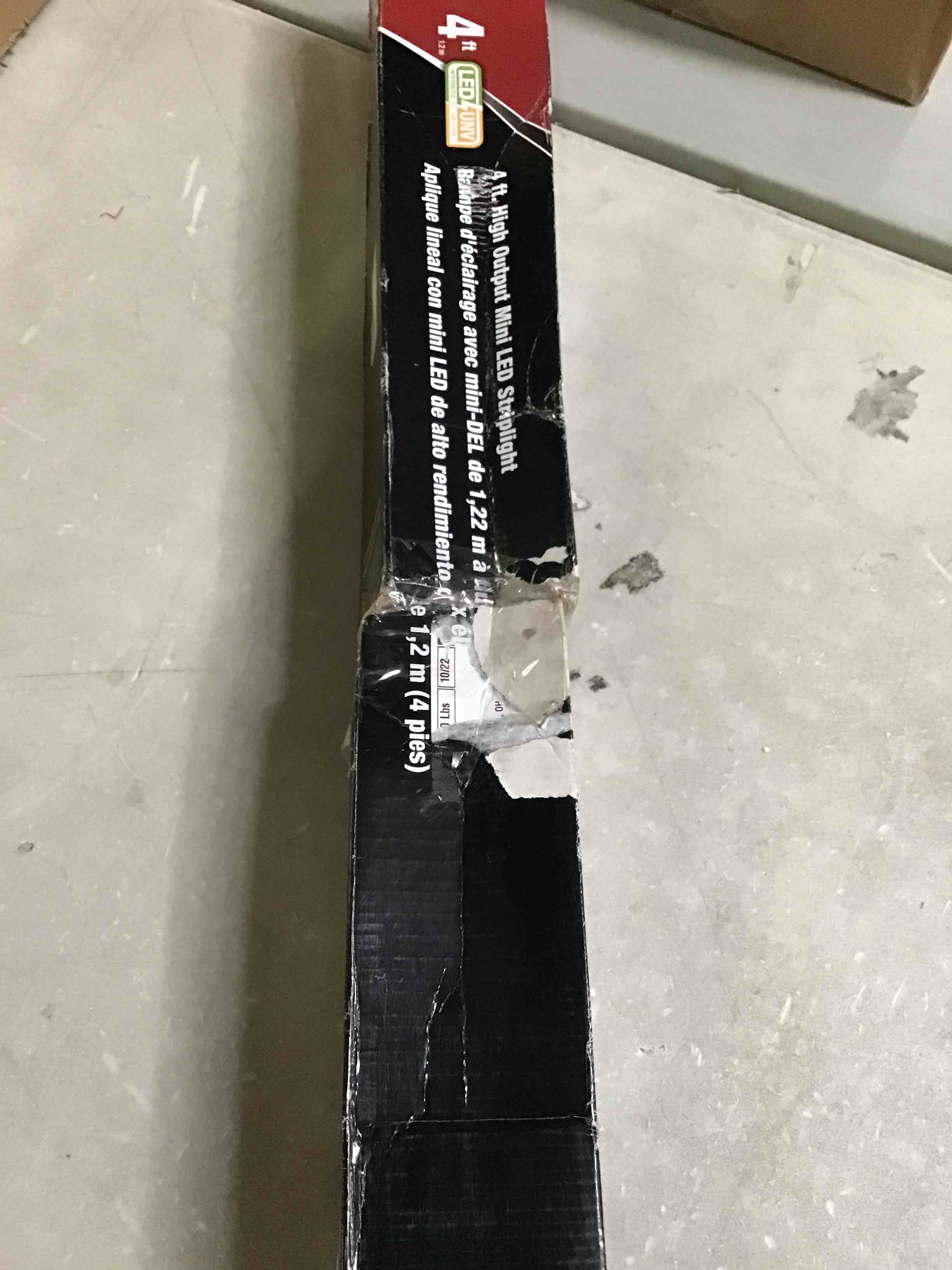 https://s3.amazonaws.com/lotting-images-prod/bidfta/RED5602514_1701963225294.jpeg
